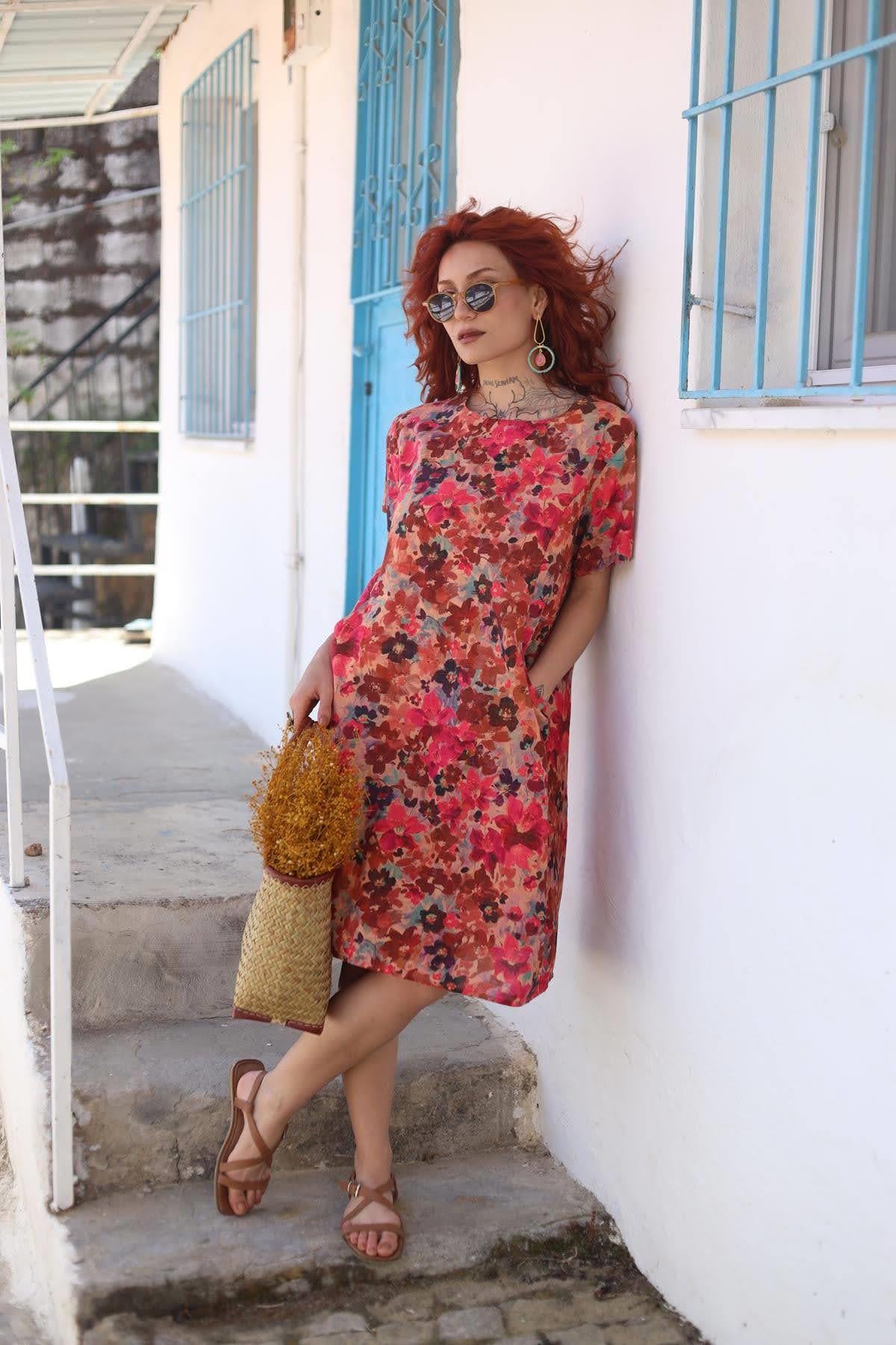 Kahverengi Çiçek Desenli Cepli Kısa Elbise