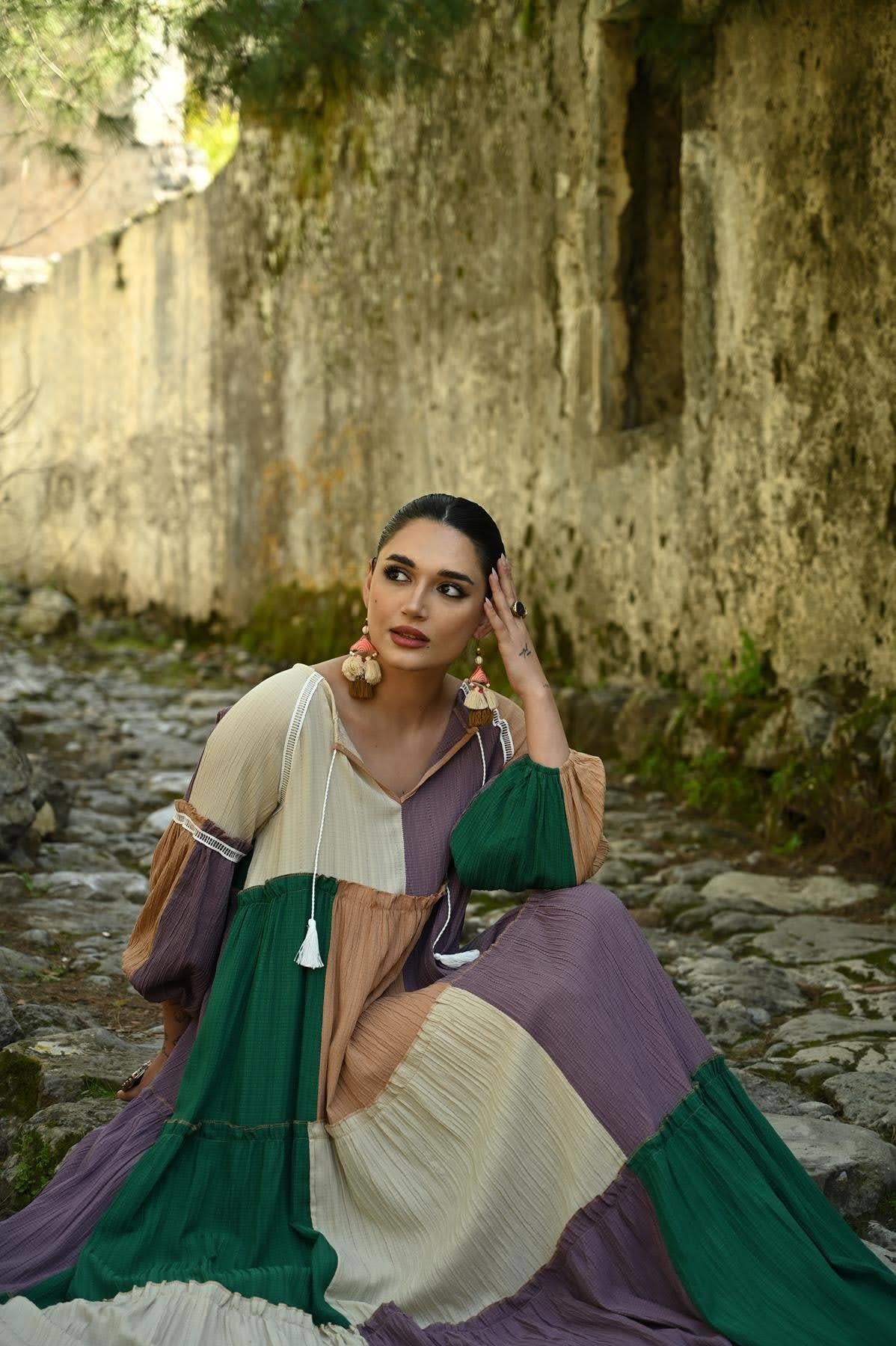 Renkli Yakası Kesik Garnili Patchwork Gofre Elbise