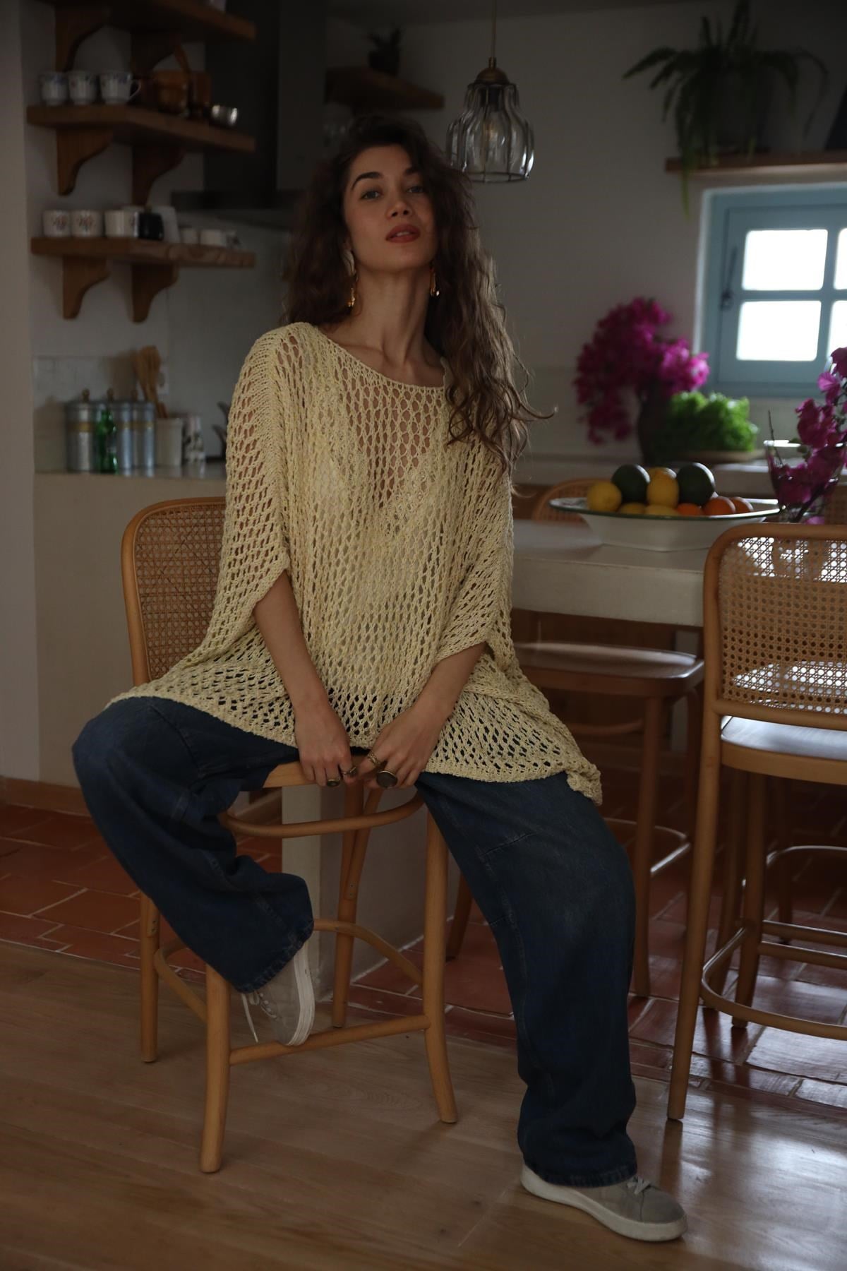Butter Yellow Simli Delikli Salaş Triko Bluz