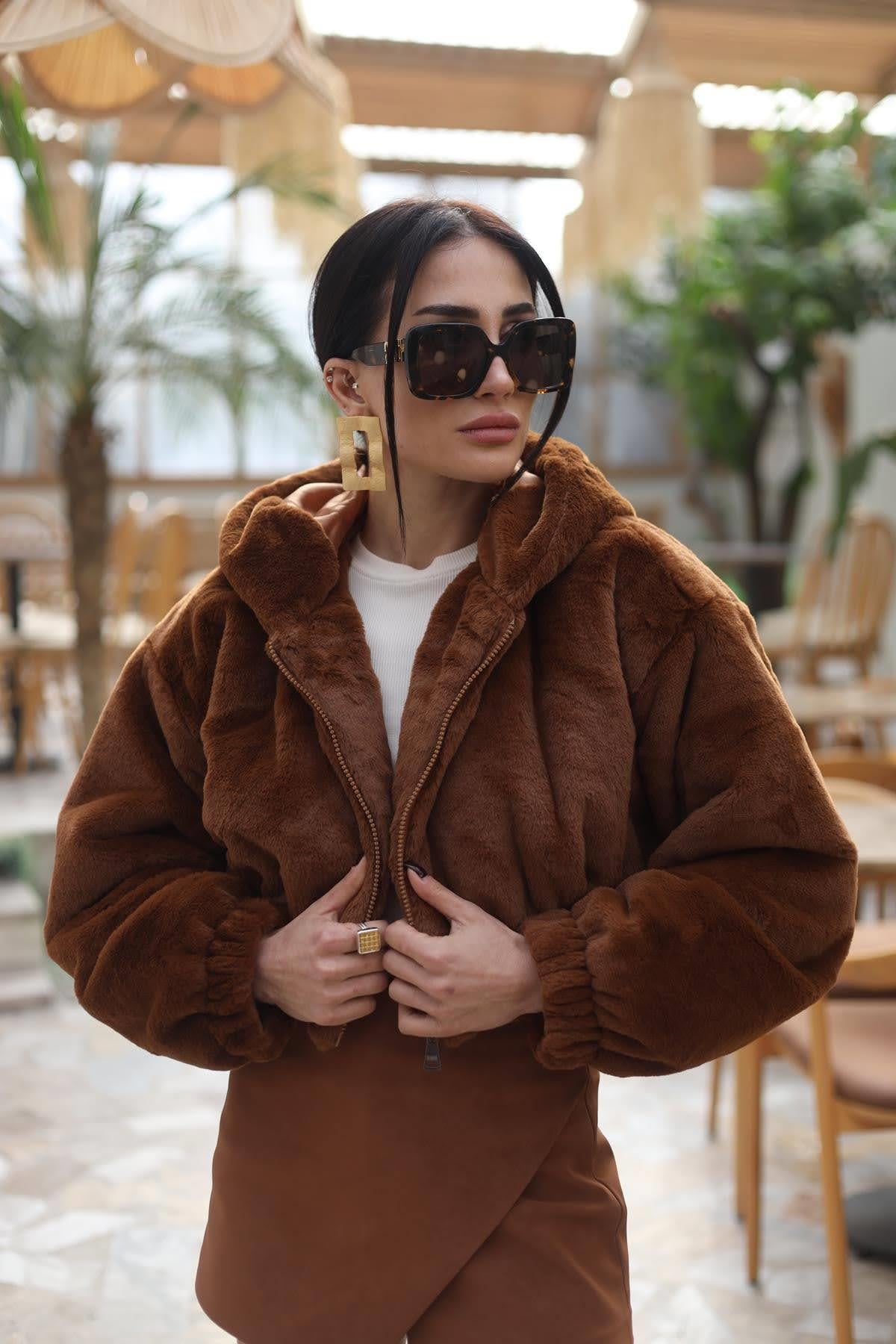 Kahverengi Kapüşonlu Peluş Crop Ceket