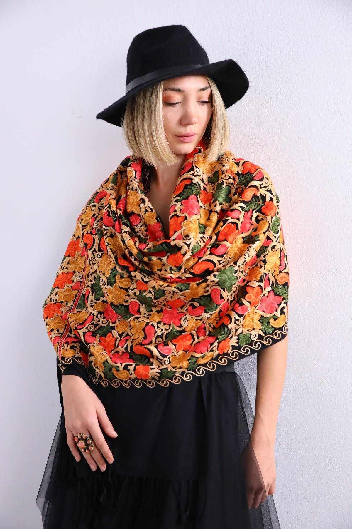 Siyah Çiçek İşlemeli Pamuk Şal - Şaman Butik Siyah Çiçek İşlemeli Pamuk Şal