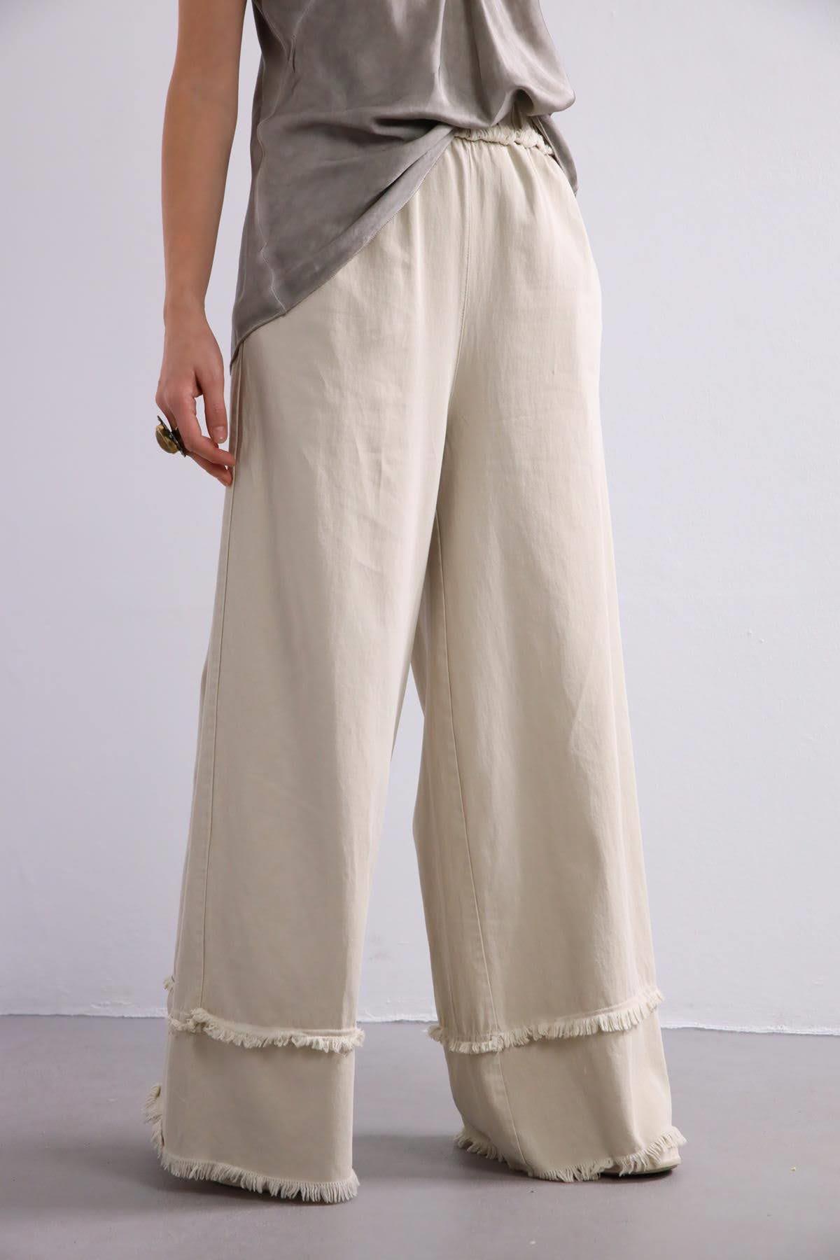 Bej Paçası Detaylı Püsküllü Pantolon - Şaman Butik Bej Paçası Detaylı Püsküllü Pantolon