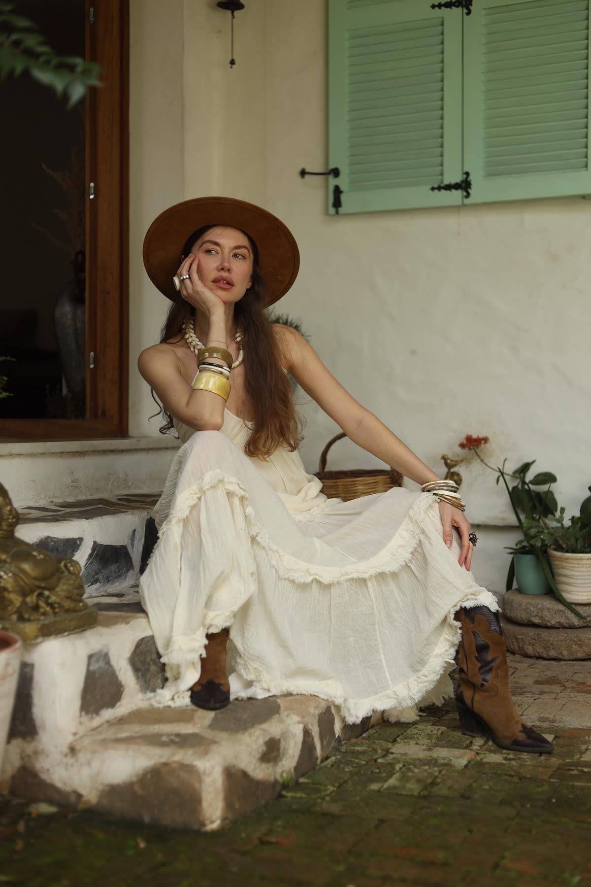 Ekru Sırt Bağlamalı Volanı Bohem Elbise