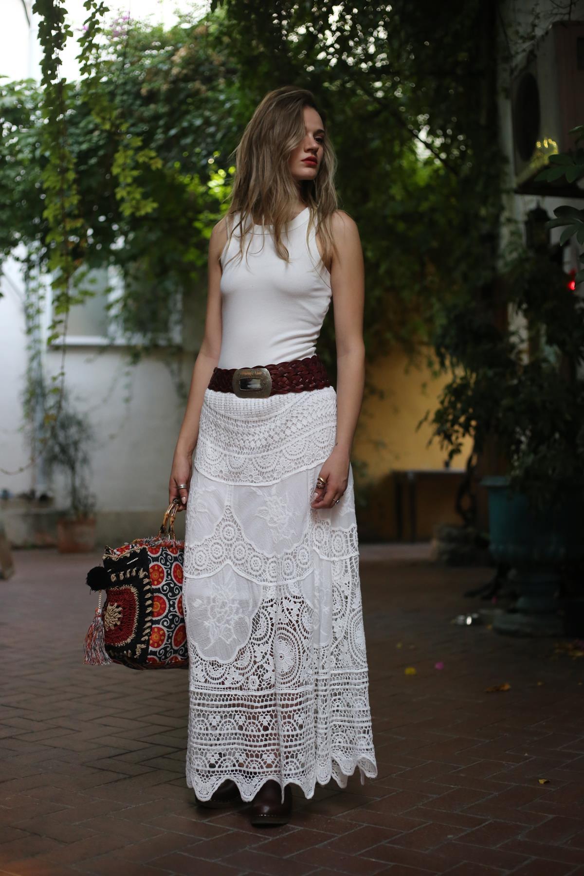 White Elastic Waist Lined Lace Skirt