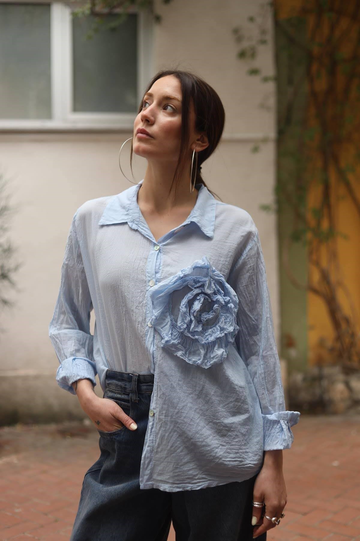 Mavi Gül Volanlı Gömlek