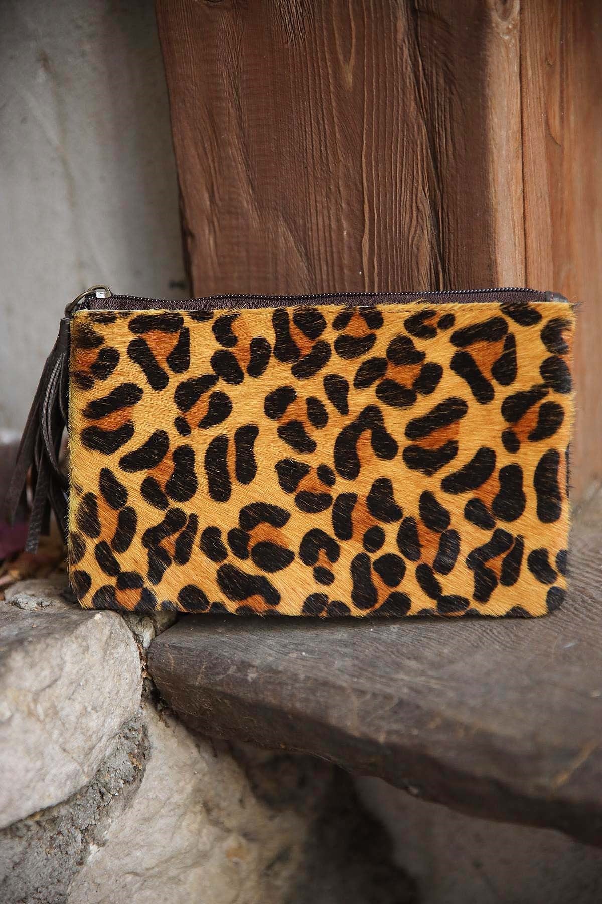 Leopar Desenli Tay Tüyü Clutch Cüzdan Çanta