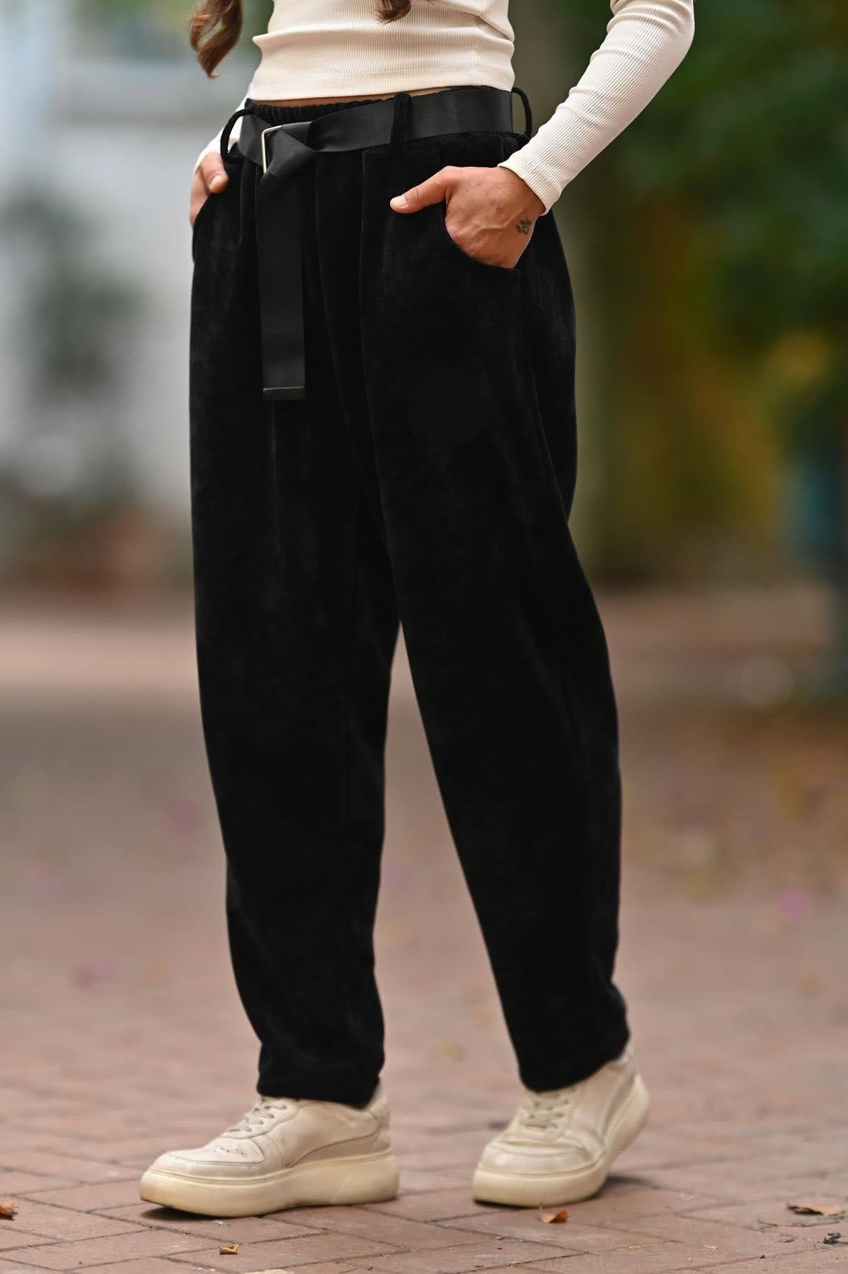 Siyah Likralı Kadife Pantolon