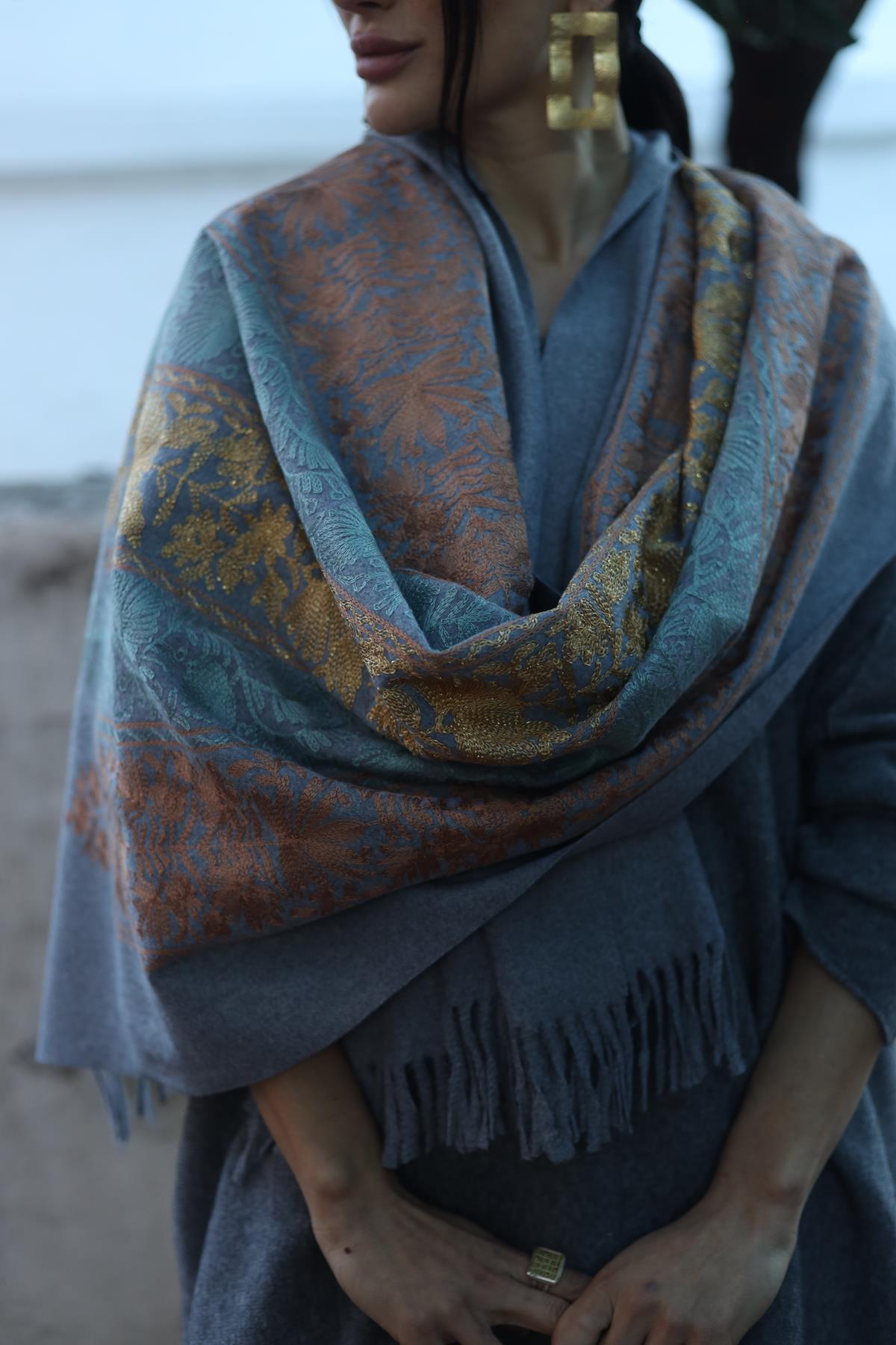 Gri Nakışlı Kaşmir Şal