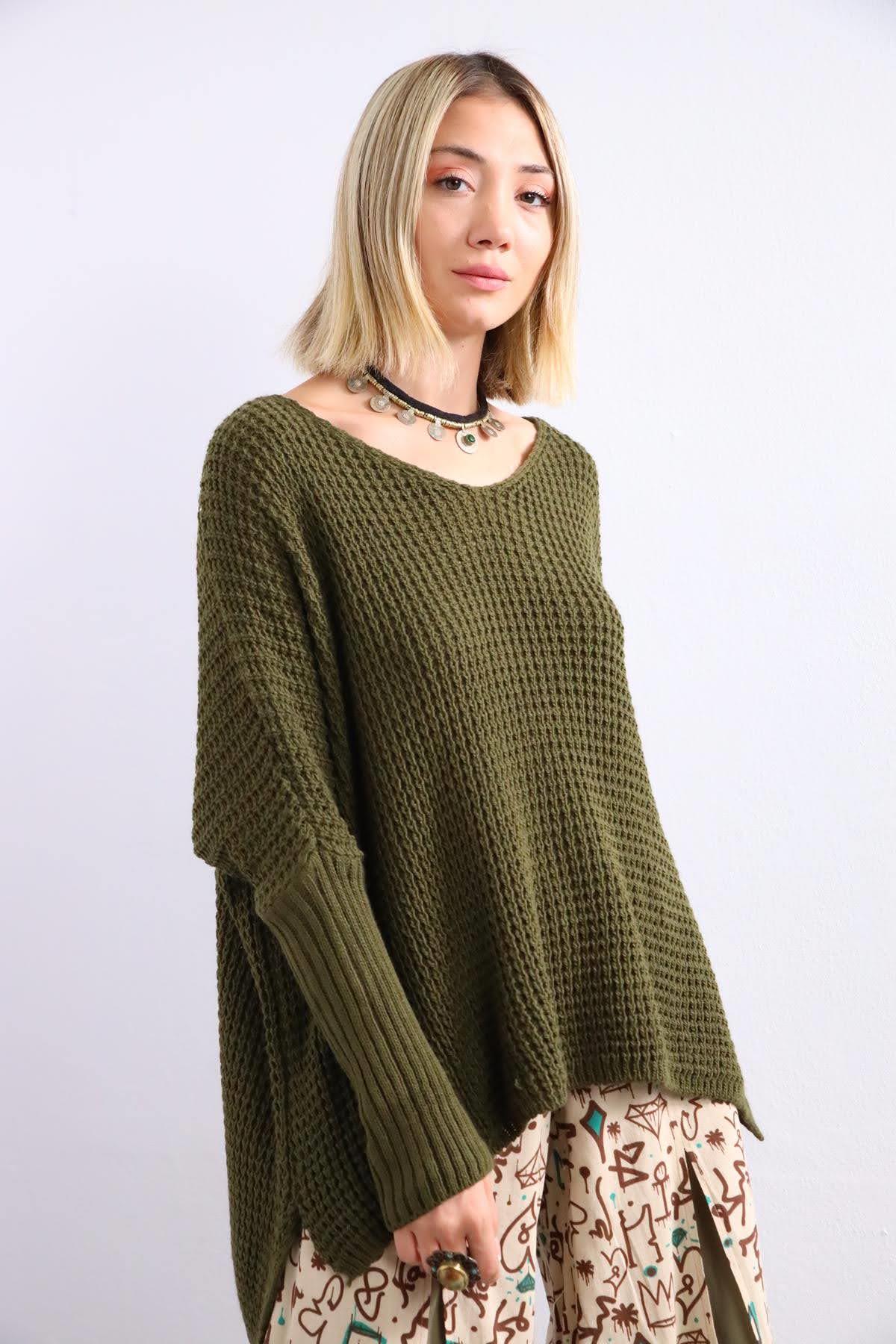  Haki Arkası Uzun Örgü Kazak