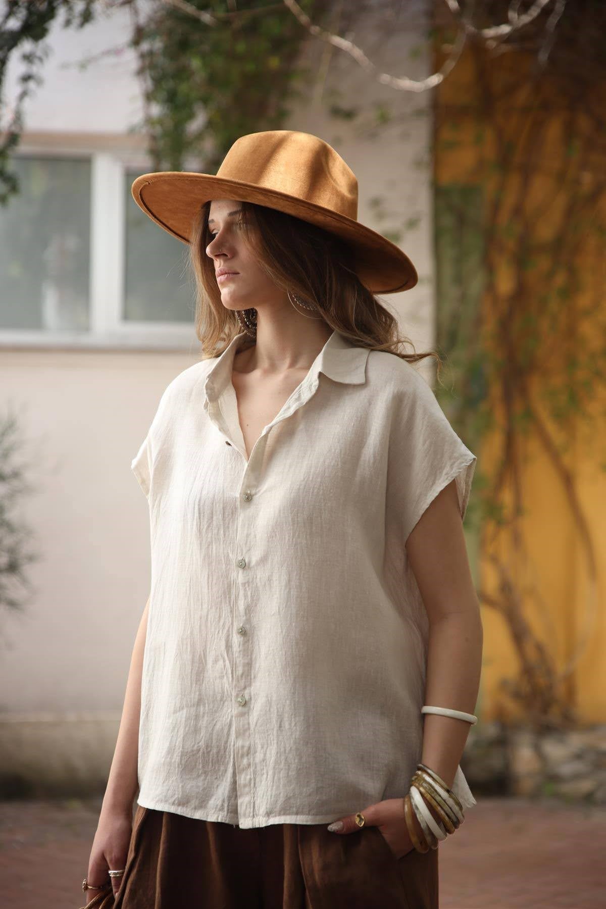 Krem Rengi Düşük Kol Keten Gömlek
