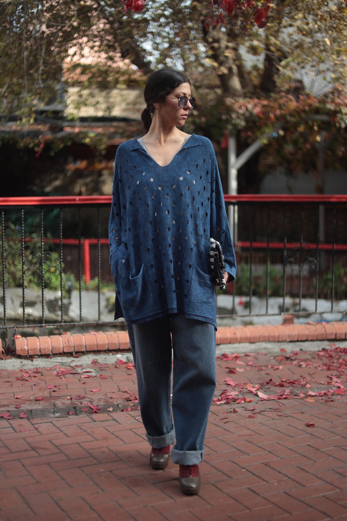 İndigo Mavi Delikli V Yaka Yıkama Tunik