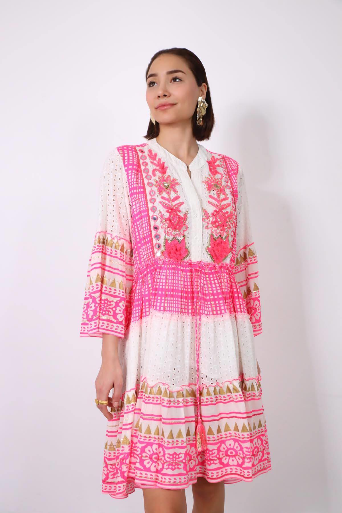 Pembe İşlemeli Desenli Beli Büzgülü Fisto Elbise - Şaman Butik Pembe İşlemeli Desenli Beli Büzgülü Fisto Elbise