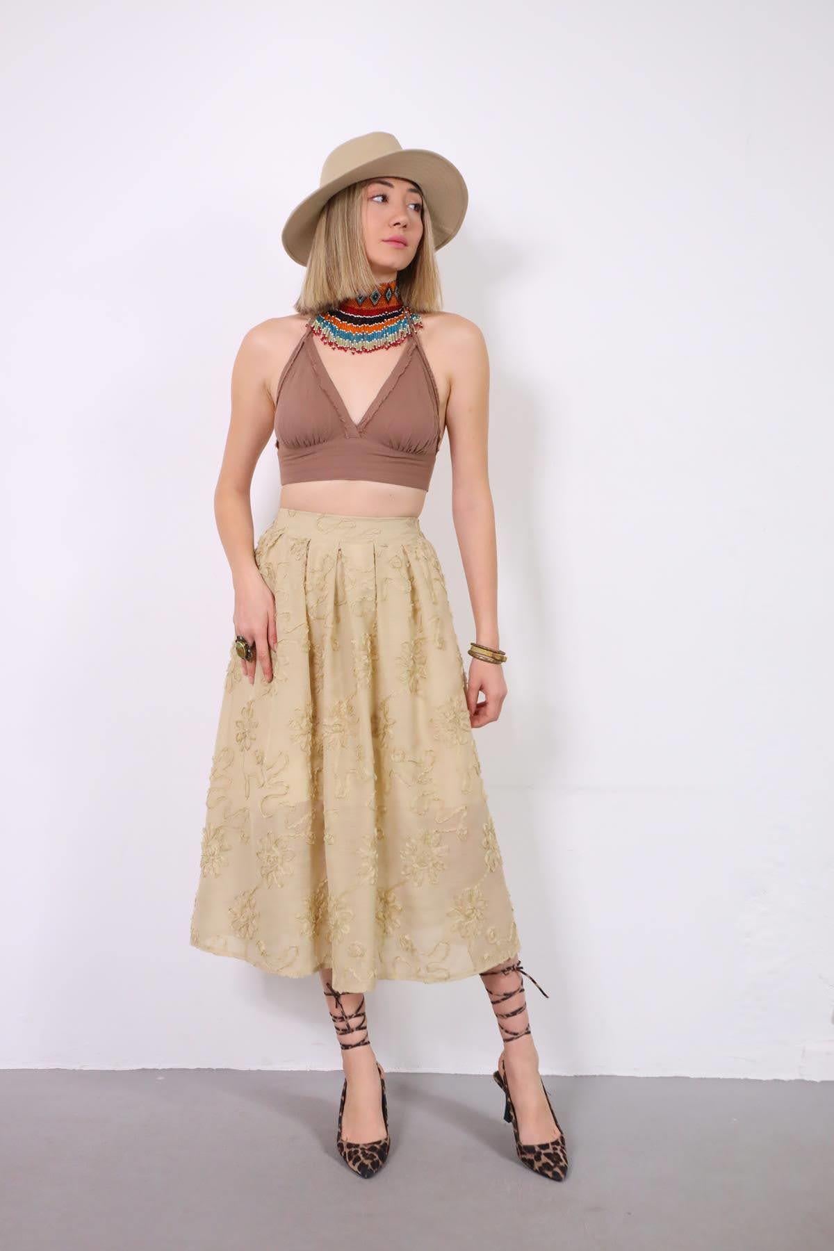 Bej Kabartmalı Çiçek Desenli Beli Lastikli Etek - Şaman Butik Bej Kabartmalı Çiçek Desenli Beli Lastikli Etek