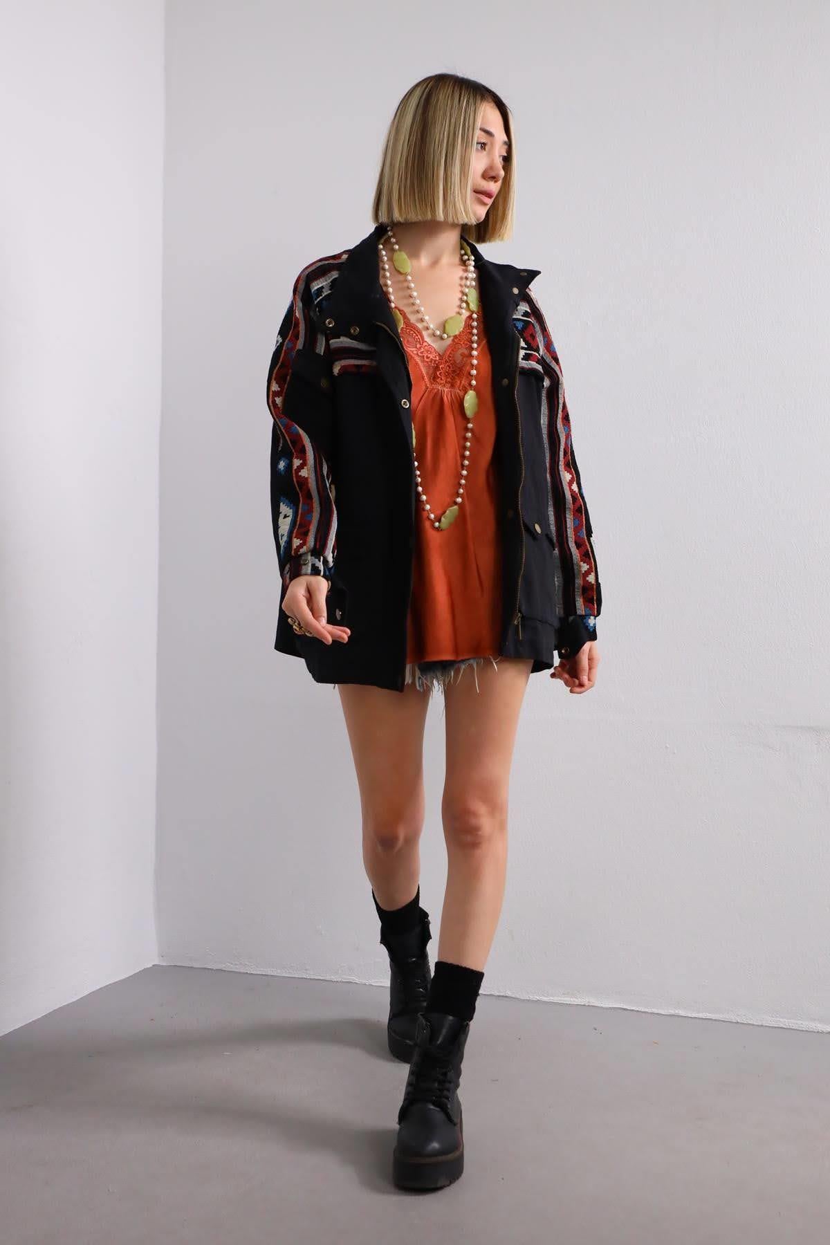  Siyah Otantik Desenli Kot Ceket