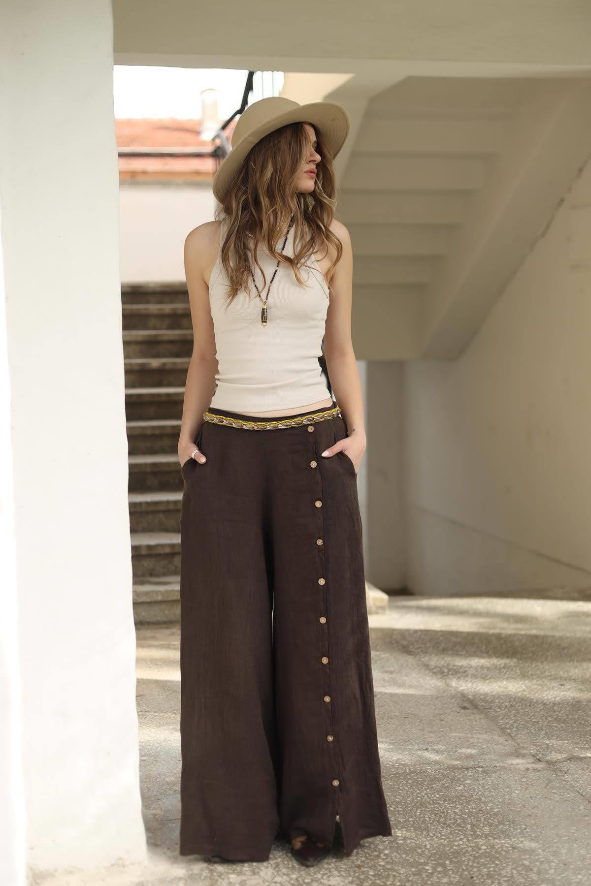 Kahverengi Düğme Detay Yırtmaçlı Keten Pantolon