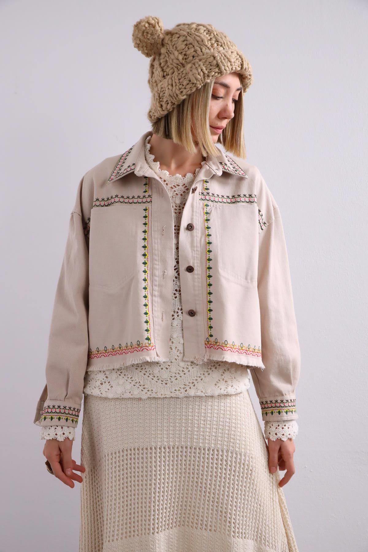 Krem Rengi İşlemeli Ceket - Şaman Butik Krem Rengi İşlemeli Ceket