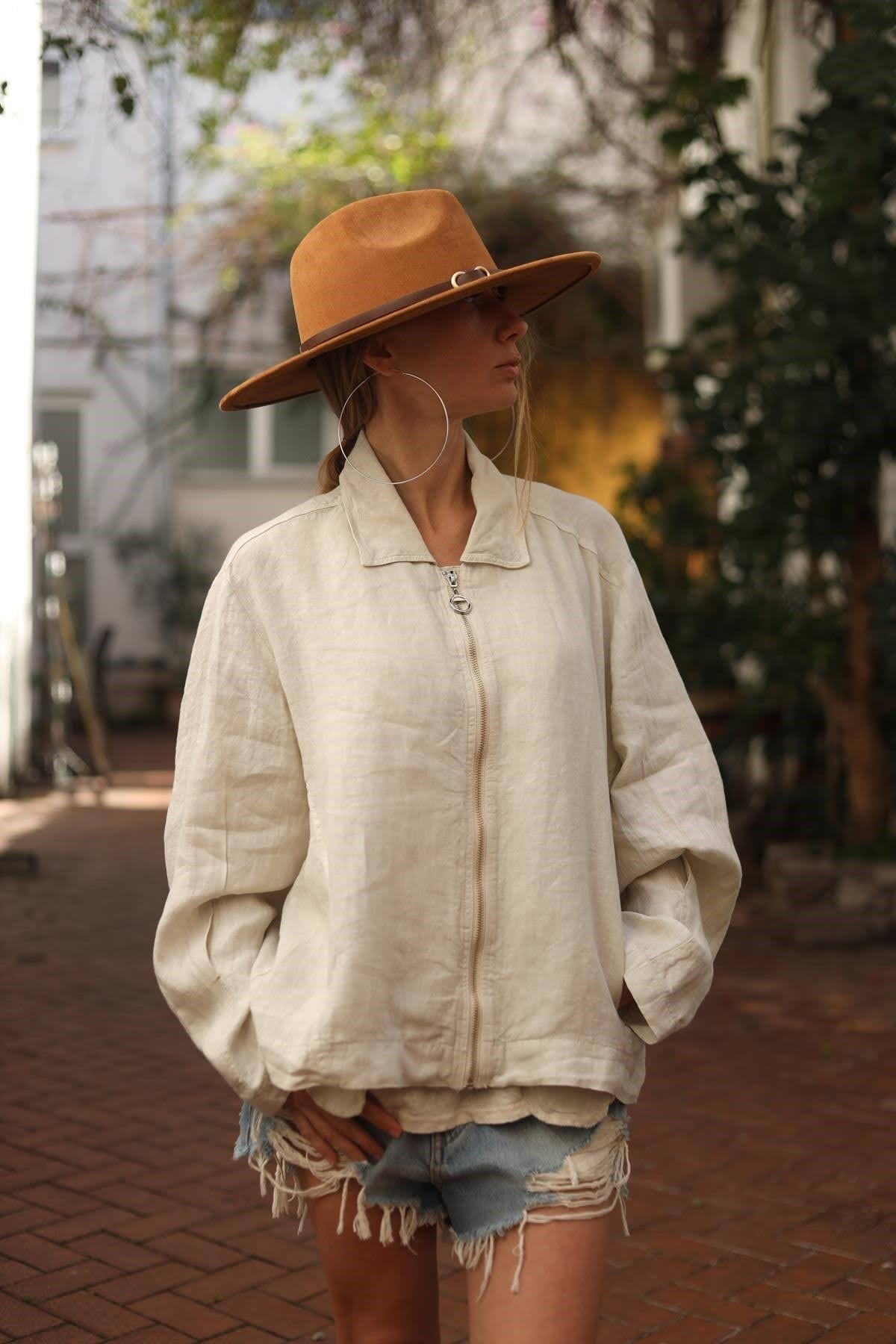 Krem Rengi Fermuarlı Keten Ceket