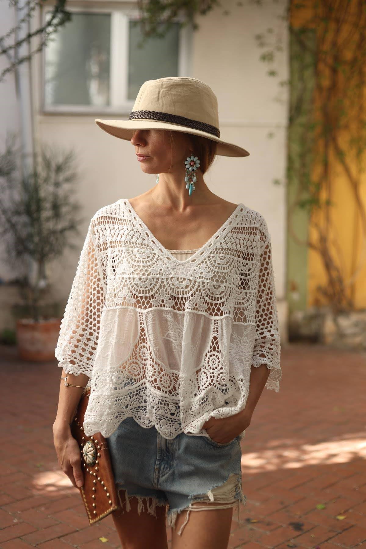 Beyaz Derin V Yaka Dantel Bluz