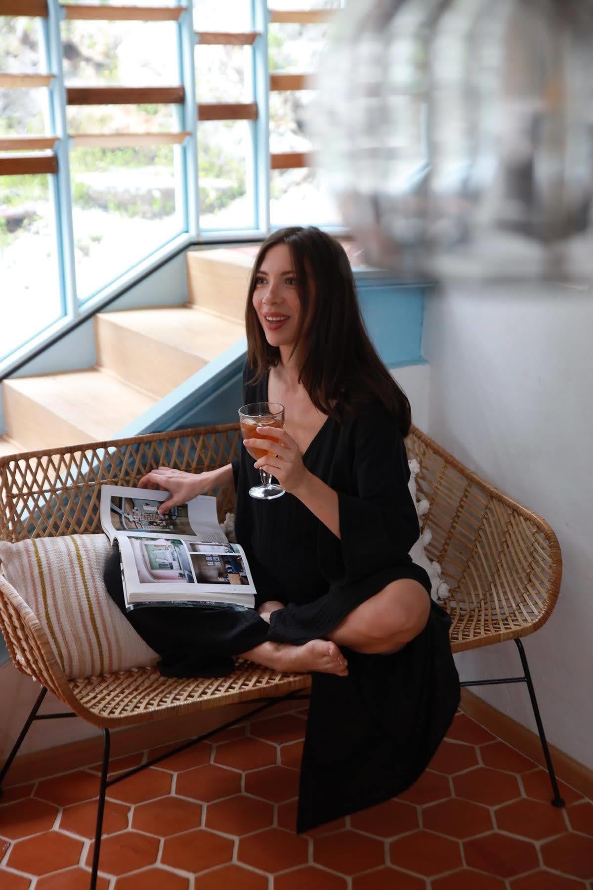 Siyah Beli İpli Parça Detaylı Yırtmaçlı Pantolon