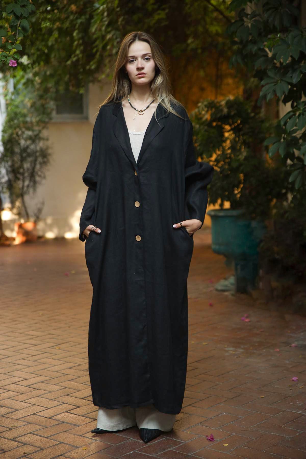 Siyah Blazer Yaka Düğmeli Keten Kaftan