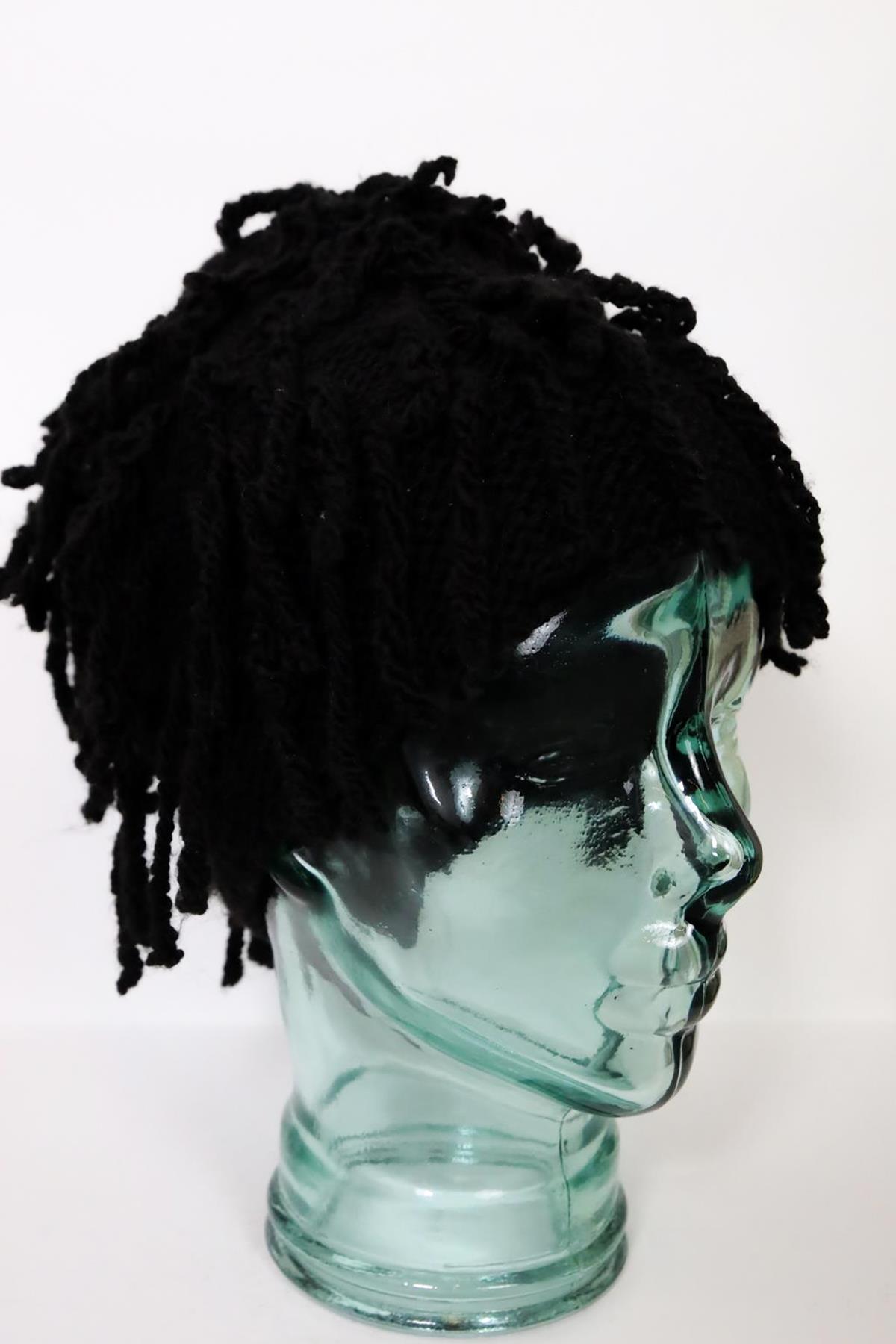  Siyah Püsküllü Örgü Bere