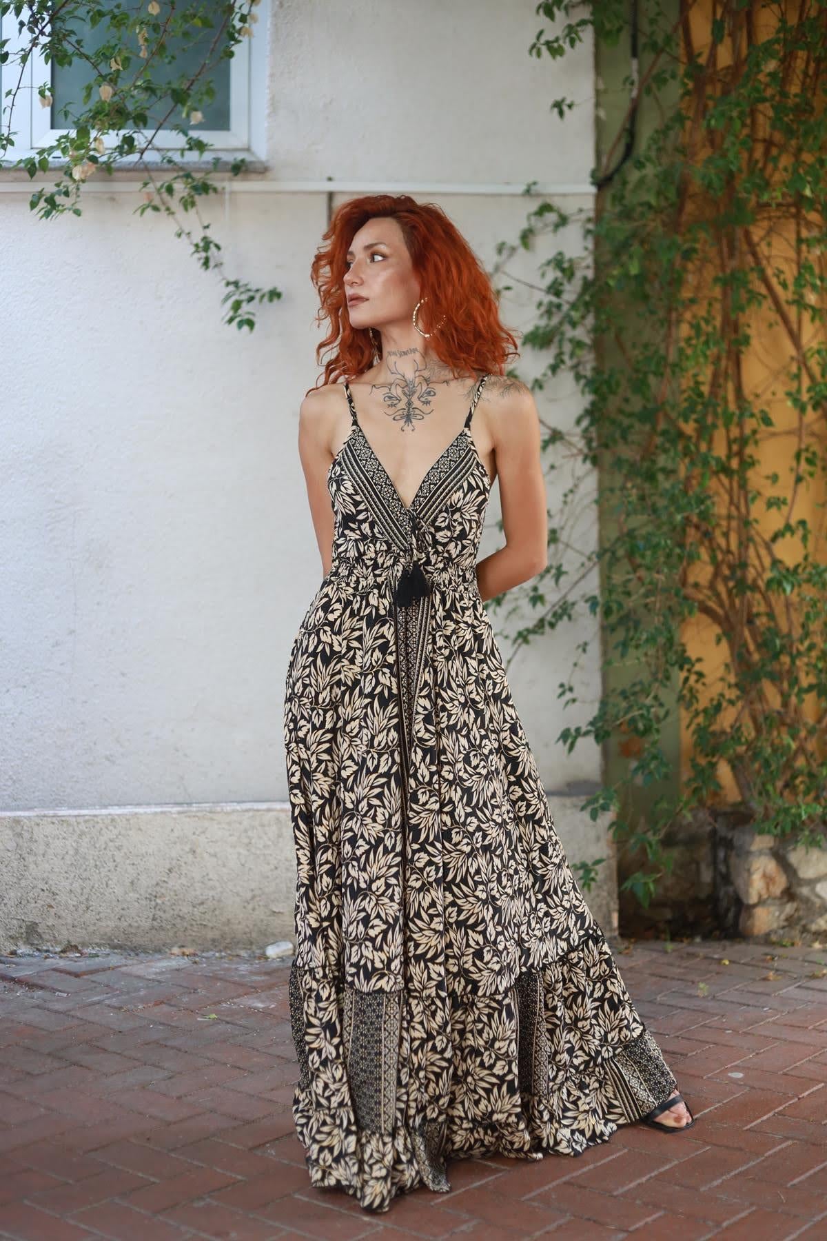 Siyah Gold Detaylı Sırtı Gipeli İp Askılı İpek Elbise