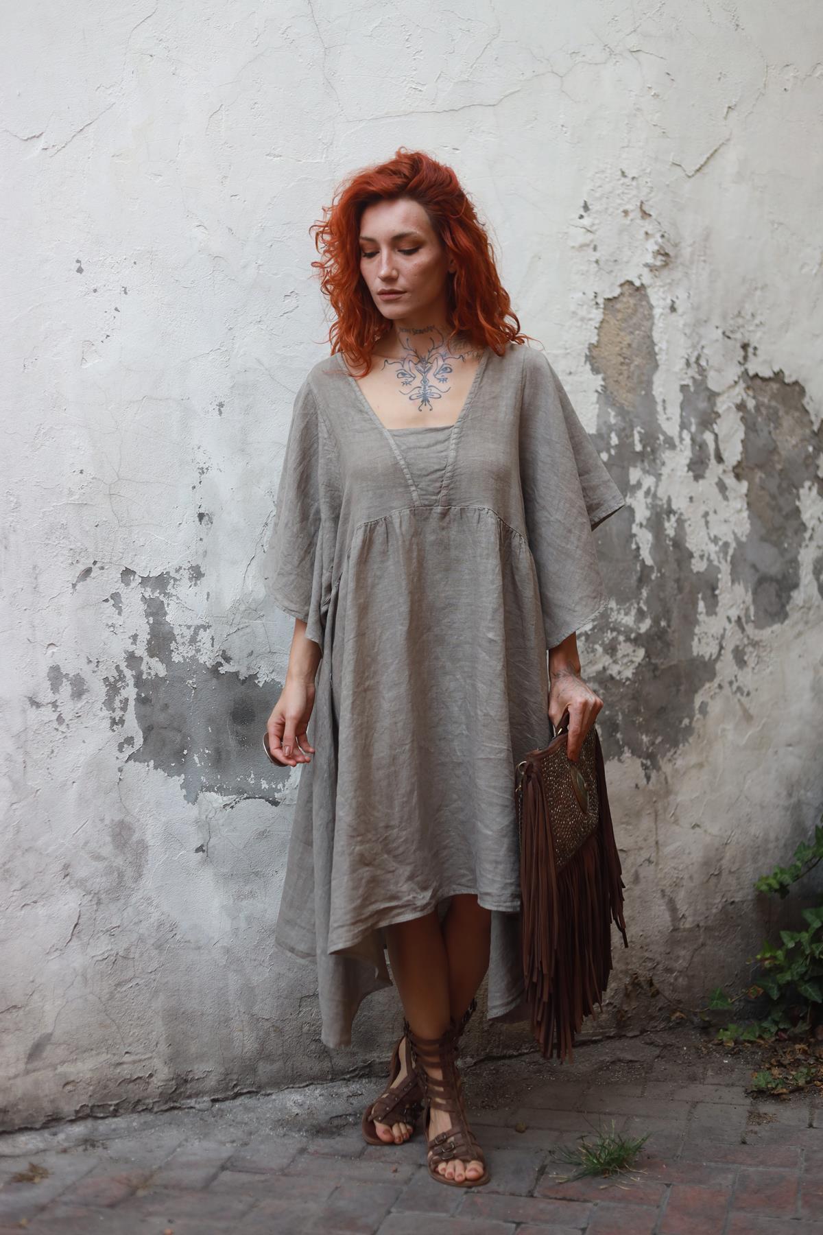 Vizon Rengi Yaka Detaylı Yarasa Kol Kısa Keten Elbise