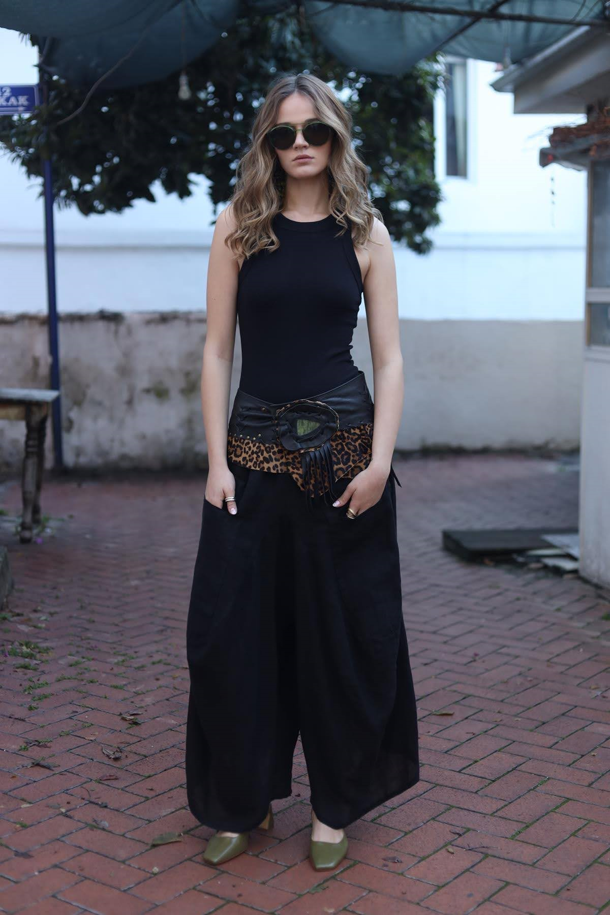 Siyah Önü Cepli Keten Şalvar