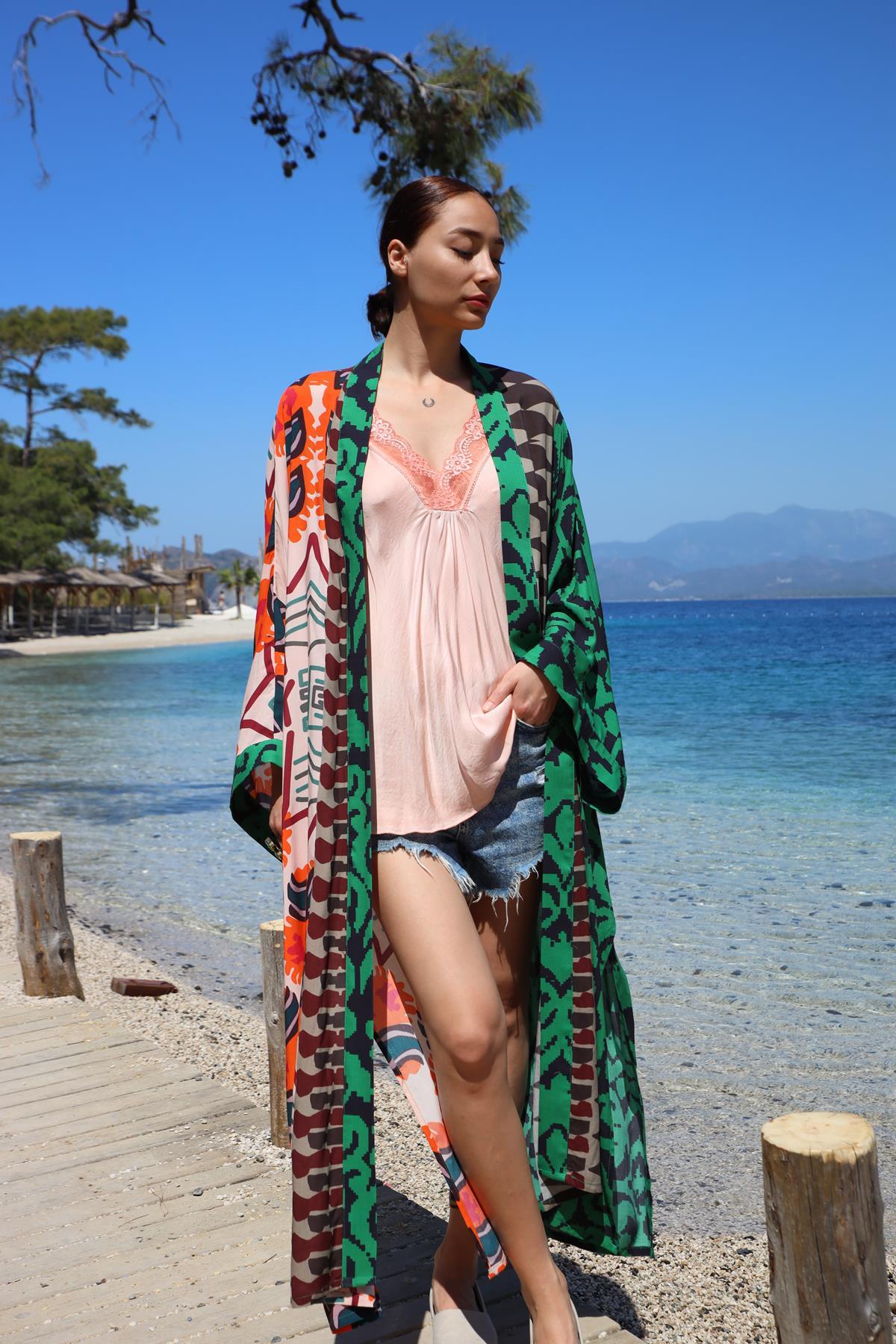 Yeşil Desenli Kuşaklı Kimono - Şaman Butik Yeşil Desenli Kuşaklı Kimono