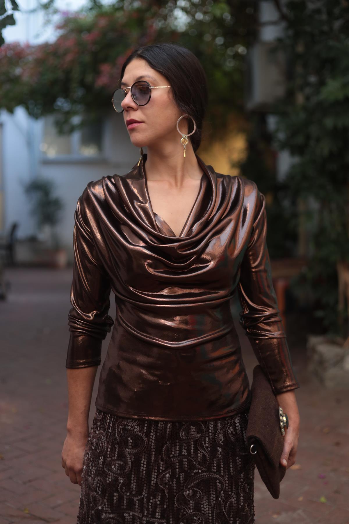 Kahverengi Degaje Yaka Parlak Bluz