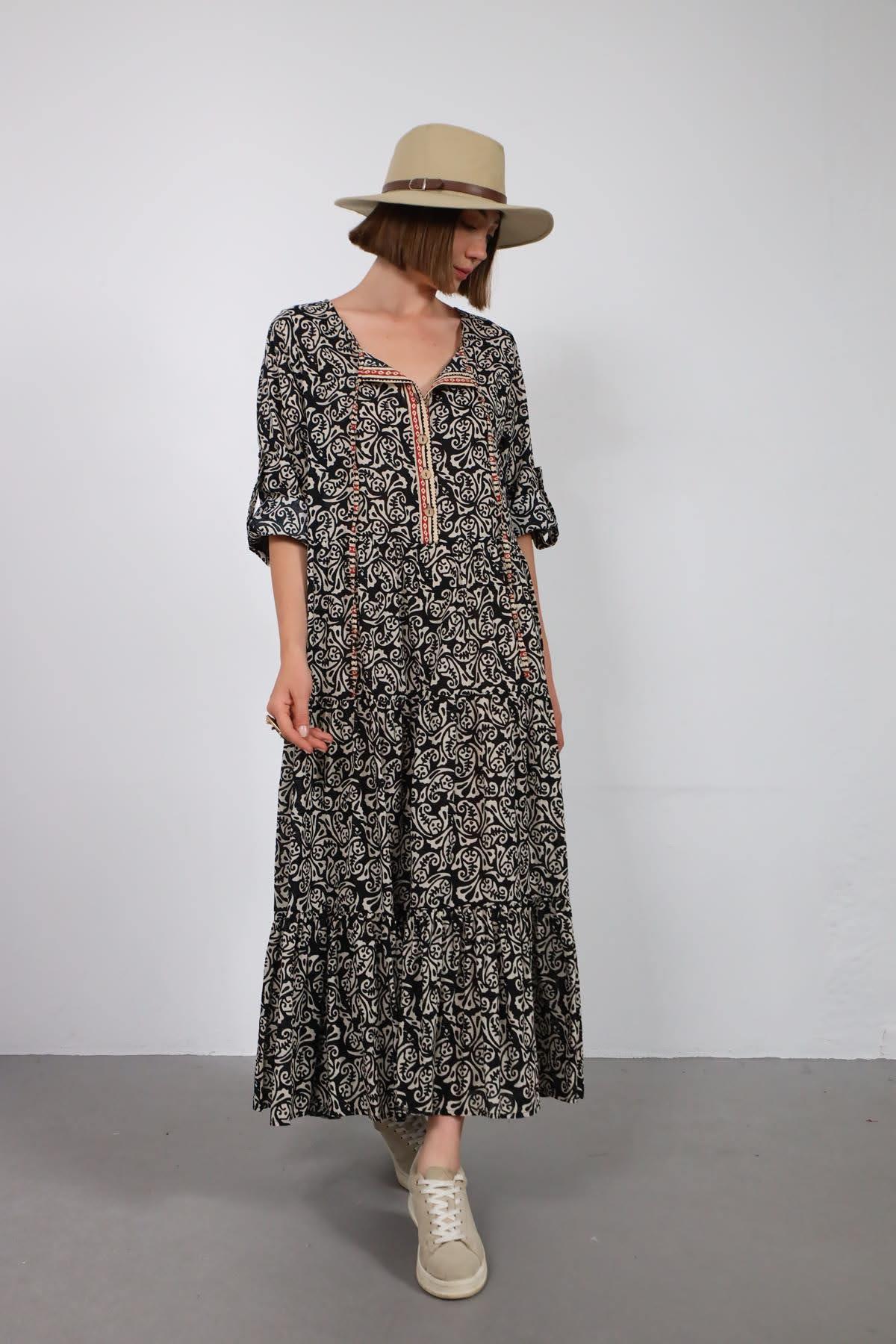 Siyah Desenli Yakası İpli Kolları Apoletli Düğmeli Elbise - Şaman Butik Siyah Desenli Yakası İpli Kolları Apoletli Düğmeli Elbise