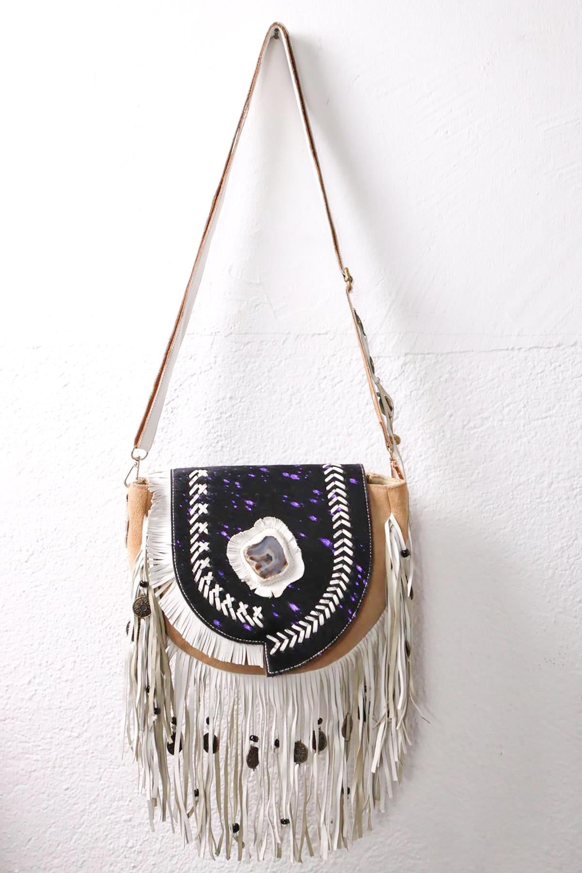  Camel Rengi Taş Detaylı Püsküllü Tay Tüyü Çanta