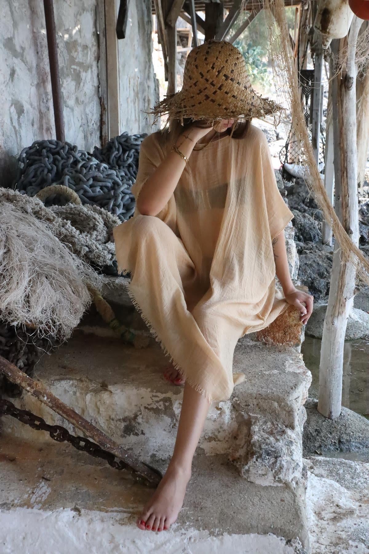  Bej Püsküllü Pareo