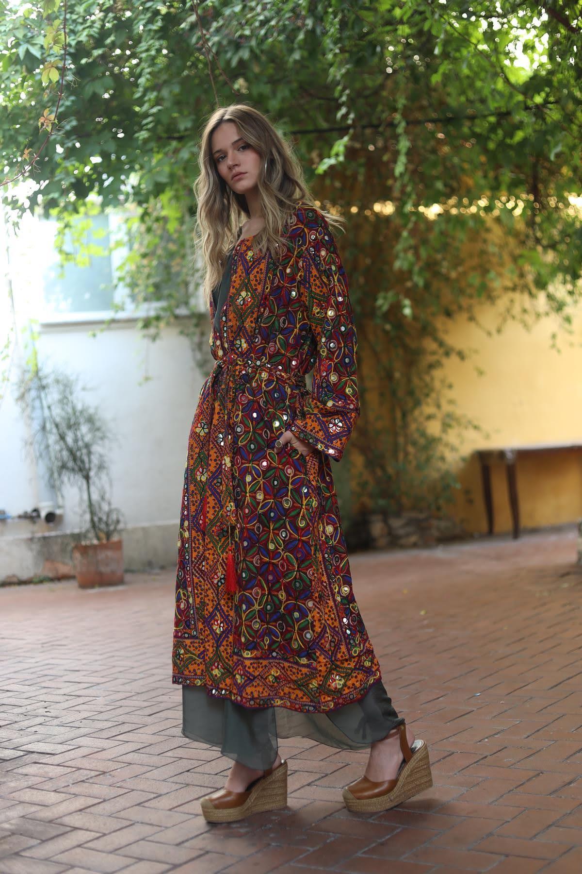 Bordo Aynalı İşlemeli Çift Taraflı Otantik Kaftan