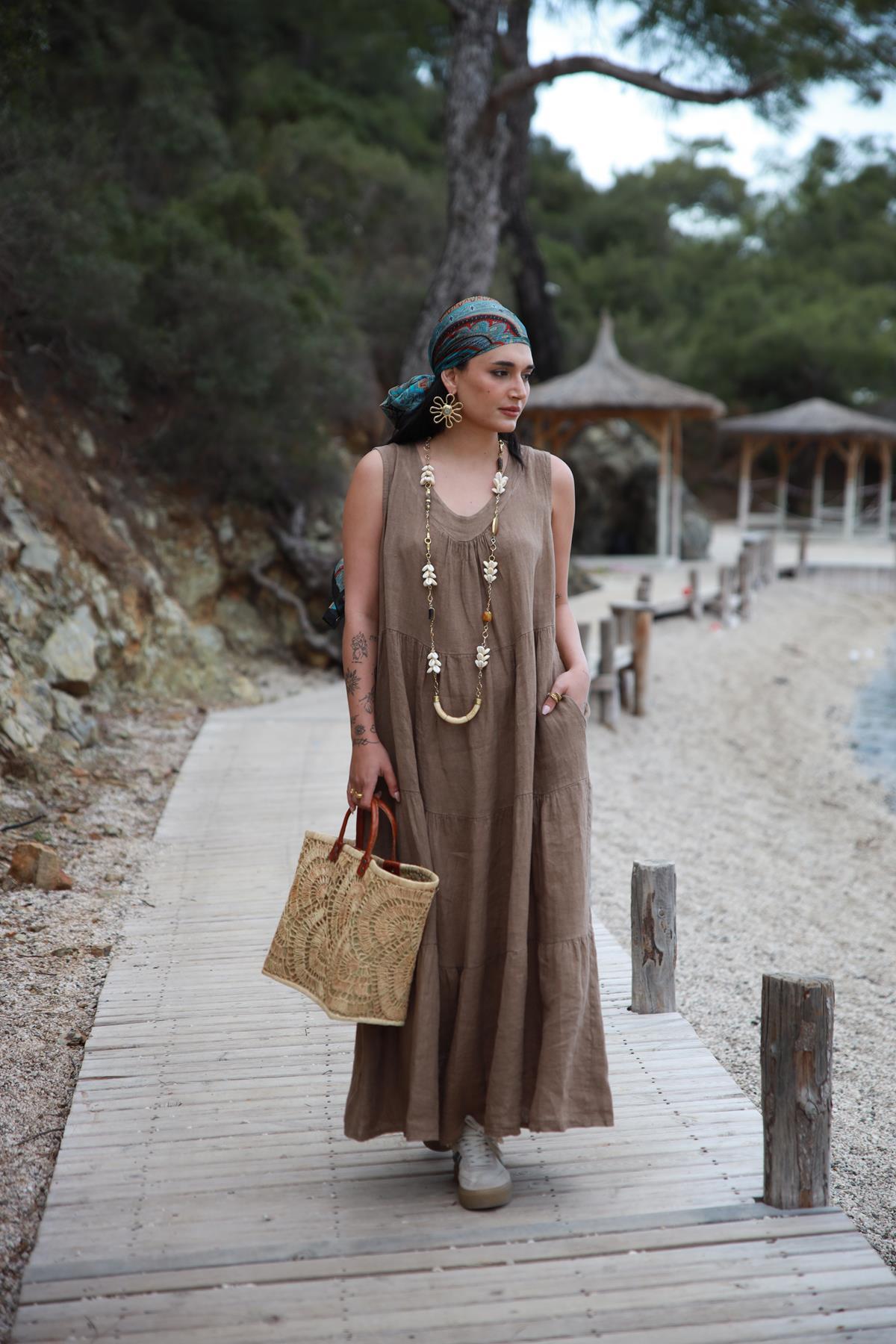 Toprak Rengi Büzgülü Geniş Yaka Kolsuz Keten Elbise