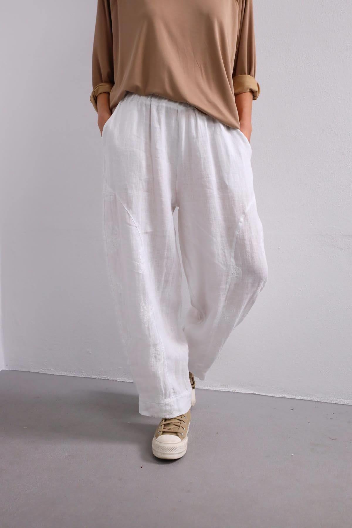 Beyaz Çiçek İşlemeli Keten Pantolon - Şaman Butik Beyaz Çiçek İşlemeli Keten Pantolon