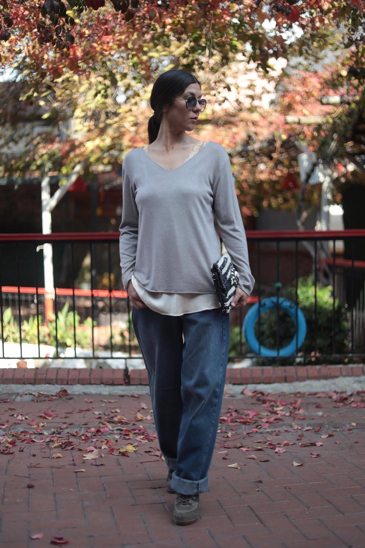 Gri Yumuşak Doku V Yaka Bluz