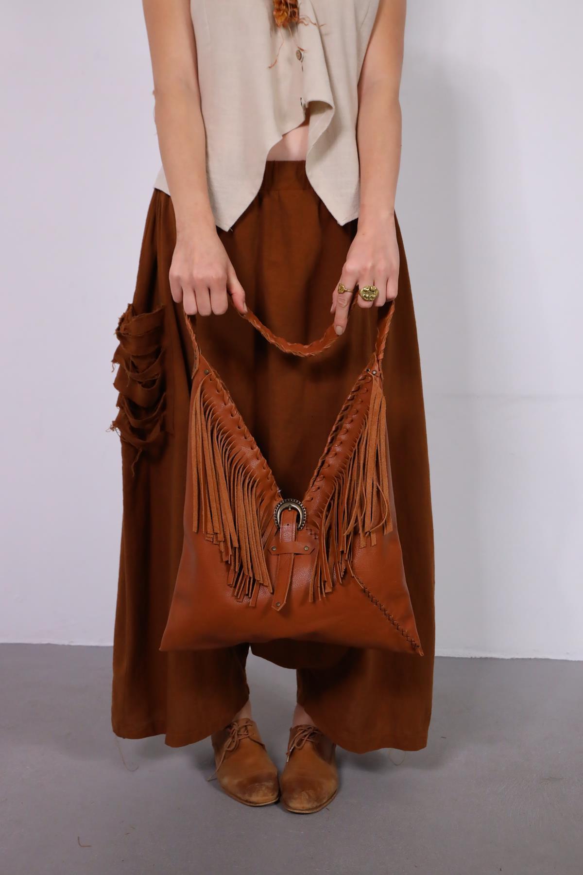  Taba Püsküllü Origami Deri Çanta