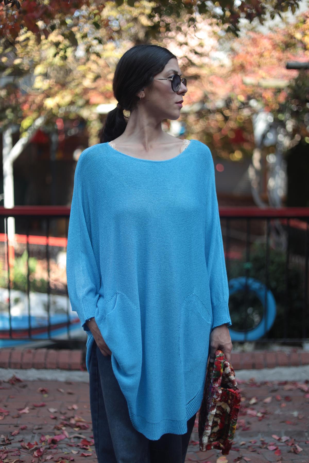 Turkuaz Oval Kesim Cepli Triko Tunik