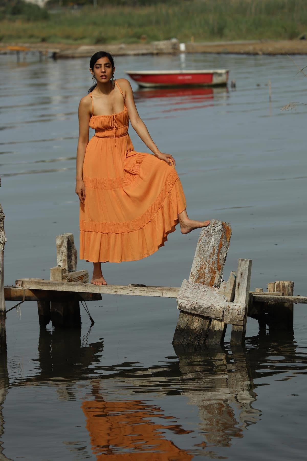 Turuncu Askılı Sırt Dekolteli Bohem Elbise