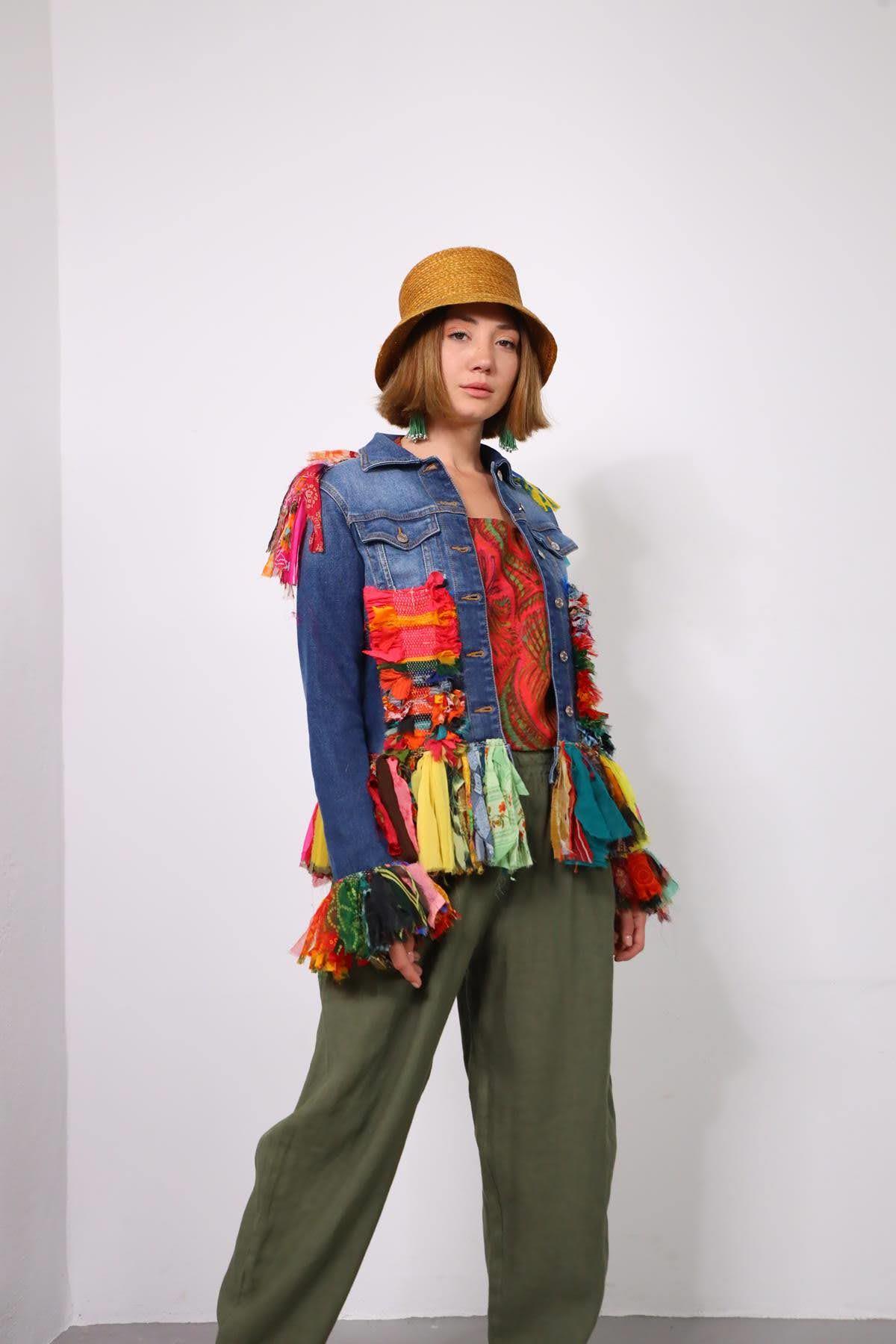  Mavi Püsküllü Sırtı İşlemeli Tasarım Kot Ceket