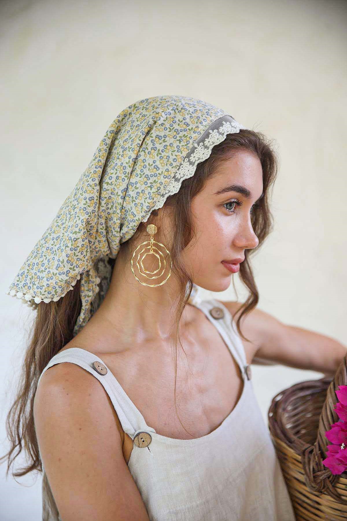 Ekru Desenli Dantel Detaylı Fular Bandana