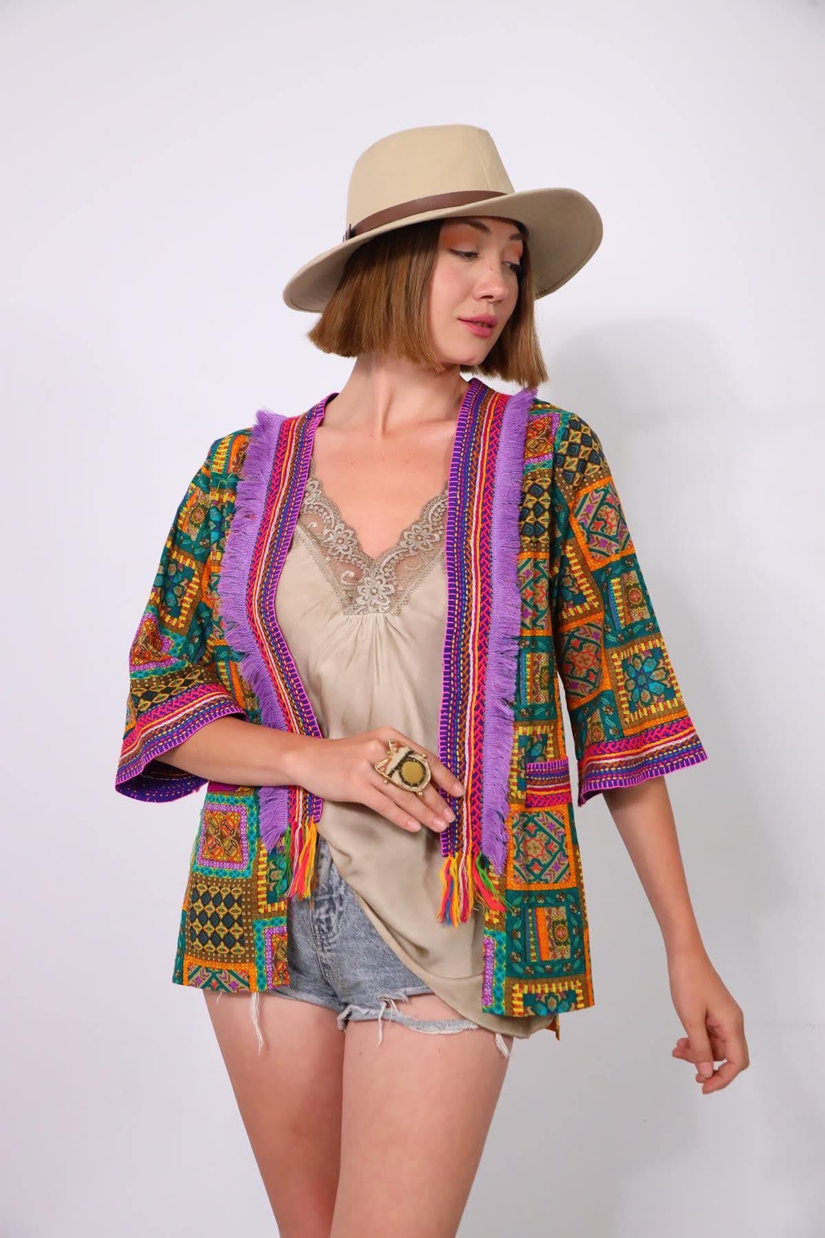 Zümrüt Yeşili Yakası Püsküllü İşlemeli Otantik Kısa Kaftan - Şaman Butik Zümrüt Yeşili Yakası Püsküllü İşlemeli Otantik Kısa Kaftan