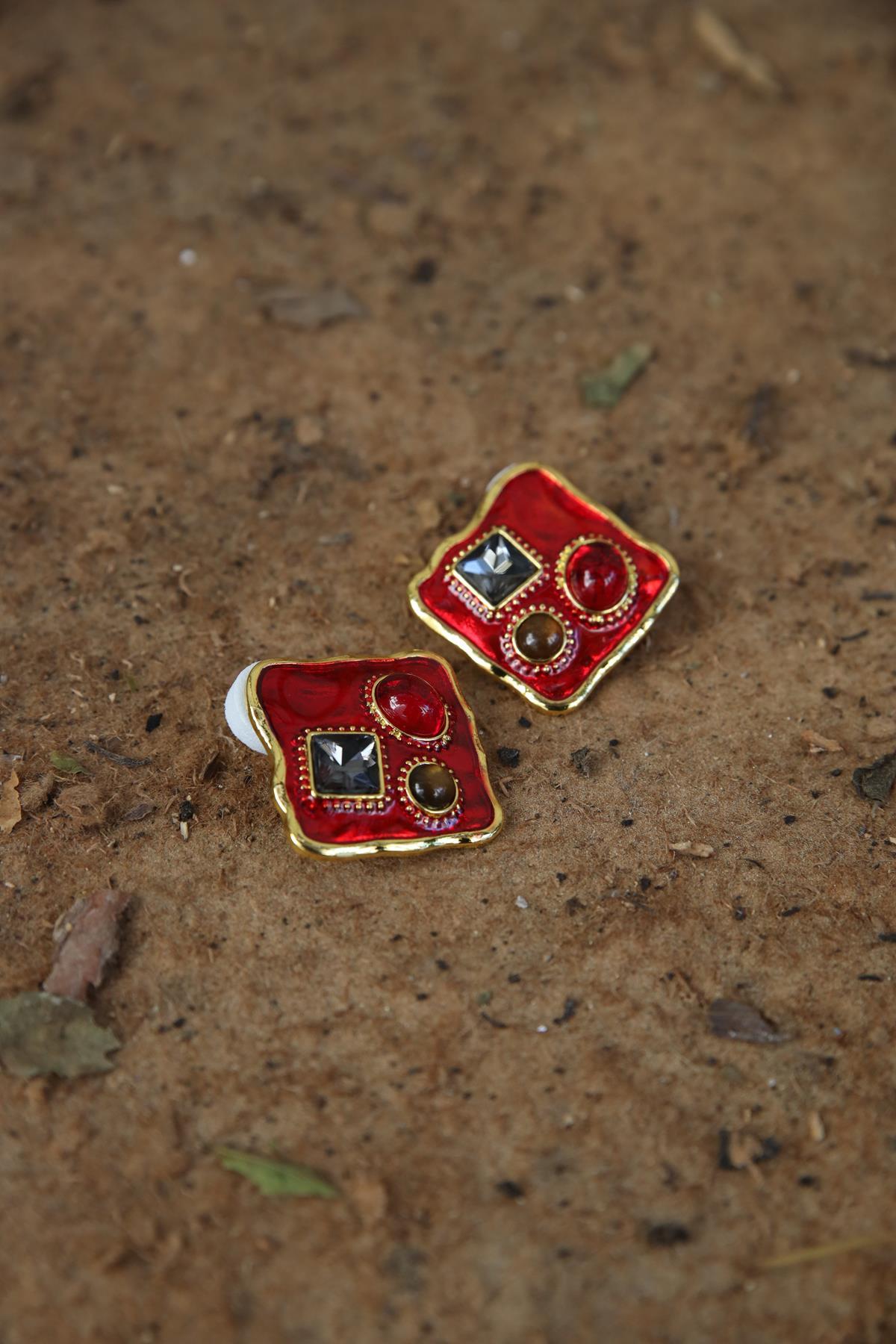 Renkli Taş Detaylı Gold Küpe