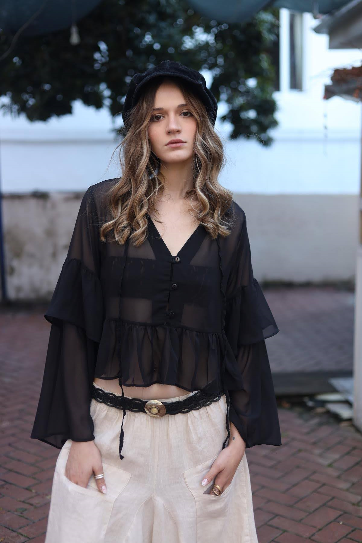 Siyah Volanlı Şifon Crop Gömlek