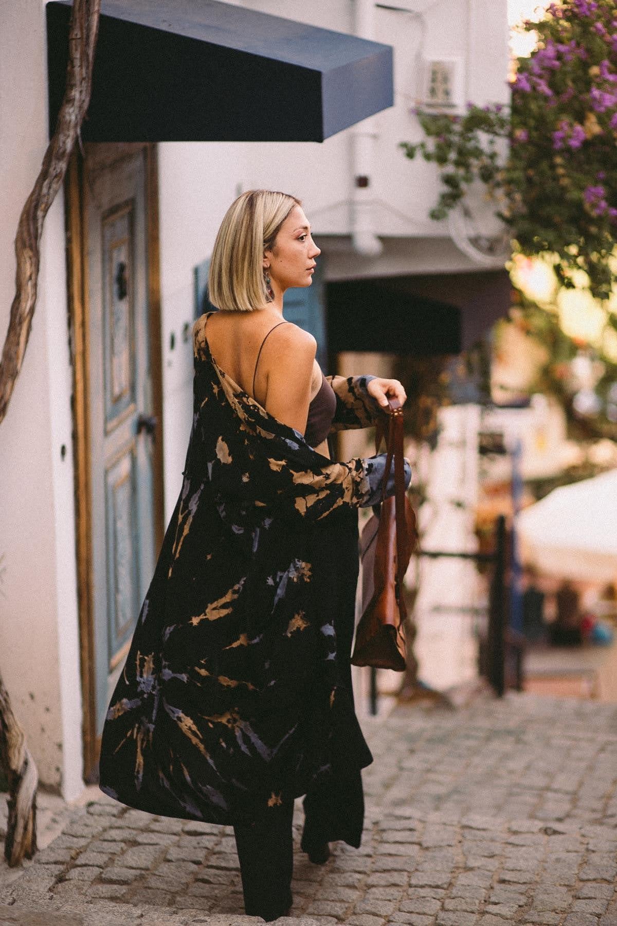 Siyah Batikli Arkası Dikişli Kaftan - Şaman Butik - Bohem Giyim ve Aksesuar | Kadın & Erkek Siyah Batikli Arkası Dikişli Kaftan