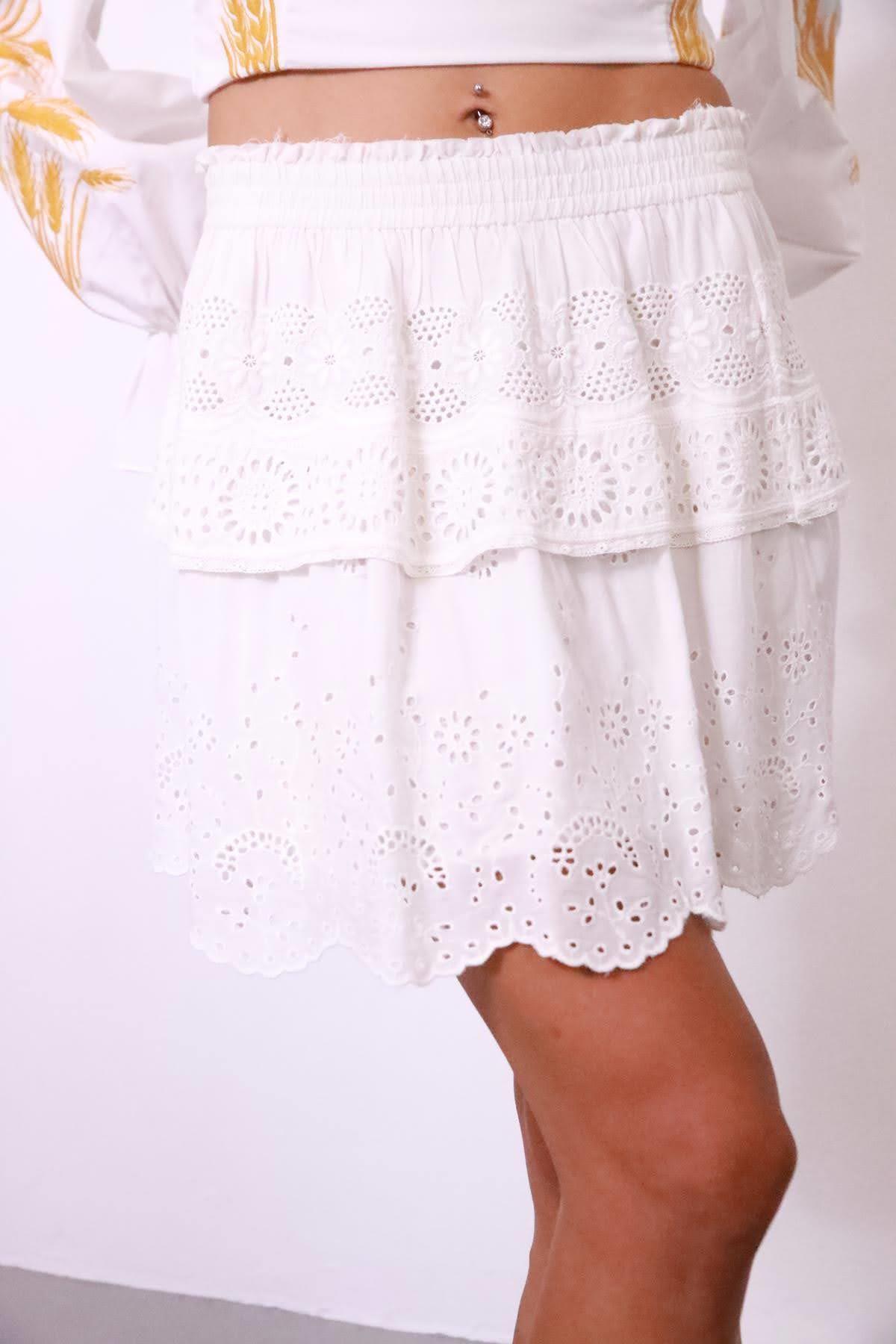 Beyaz Beli Lastikli Katlı Mini Fisto Etek - Şaman Butik Beyaz Beli Lastikli Katlı Mini Fisto Etek