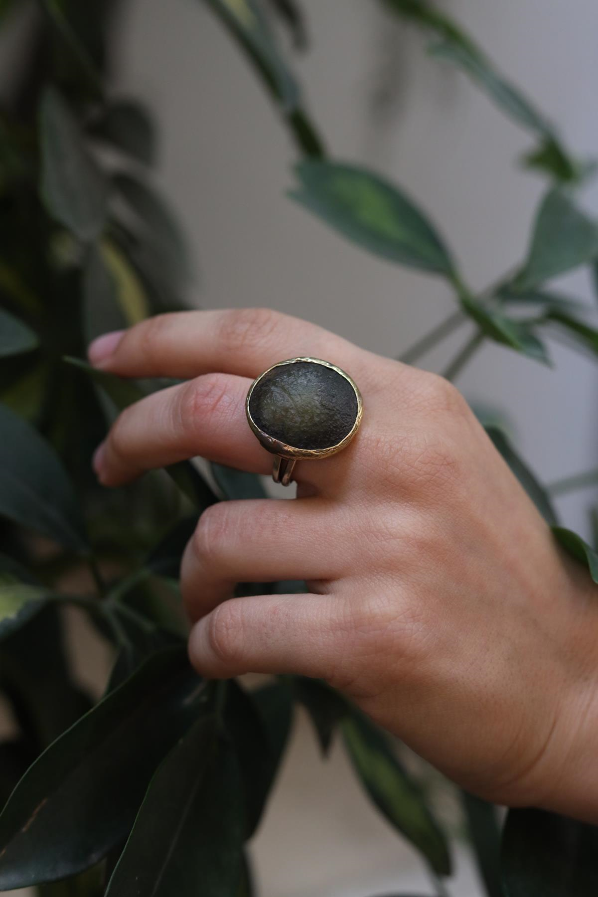 Bronze Antique Glass Detailed Ring 