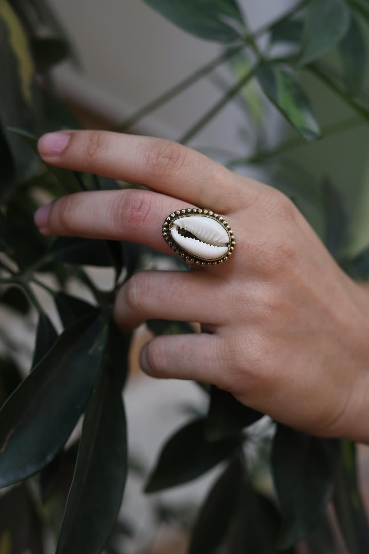 Seashell Detailed Ring