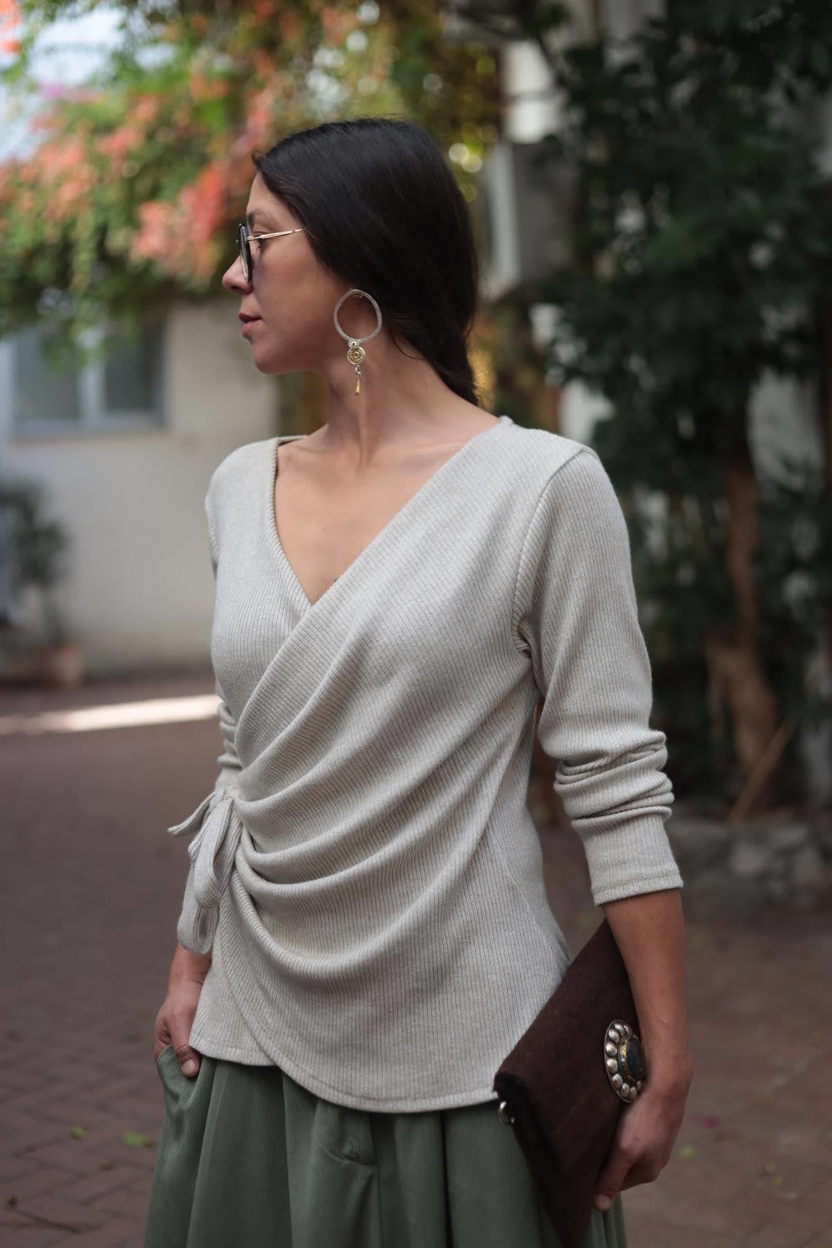 Krem Rengi Düğüm Detaylı Kruvaze Bluz